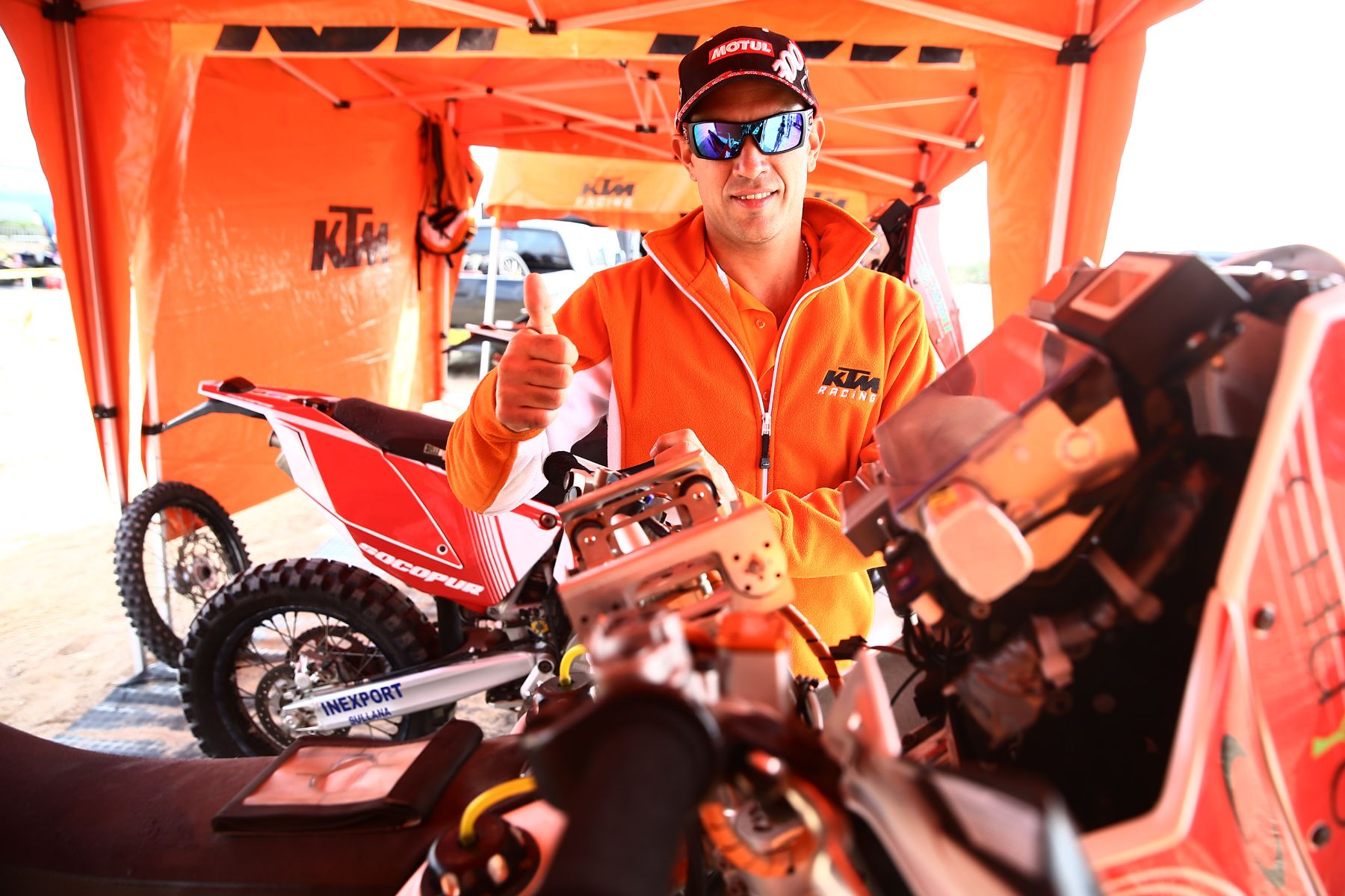 PARACAS,PERÚ,OCTUBRE 03.Piloto peruano de  moto,Felipe Rios,participa en el  Dakar Series Desafio Inca 2013.Foto: ANDINA/Jack Ramón