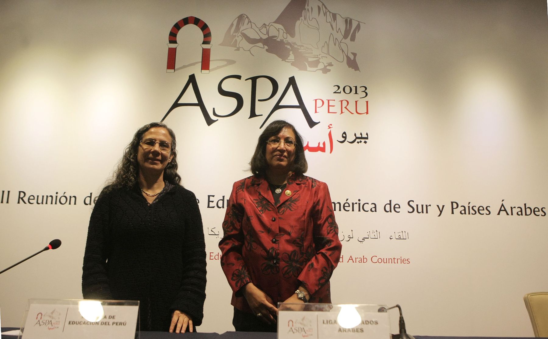 LIMA,Perú.OCT 4: La Segunda Reunión de Ministros de Educación de América del Sur y Países Árabes (ASPA). Patricia Salas, ministra peruana de Educación, y Faeqa Alsaleh Secretaria general adjunto de la Liga de Estados Árabes. Foto: ANDINA/Vidal Tarqui