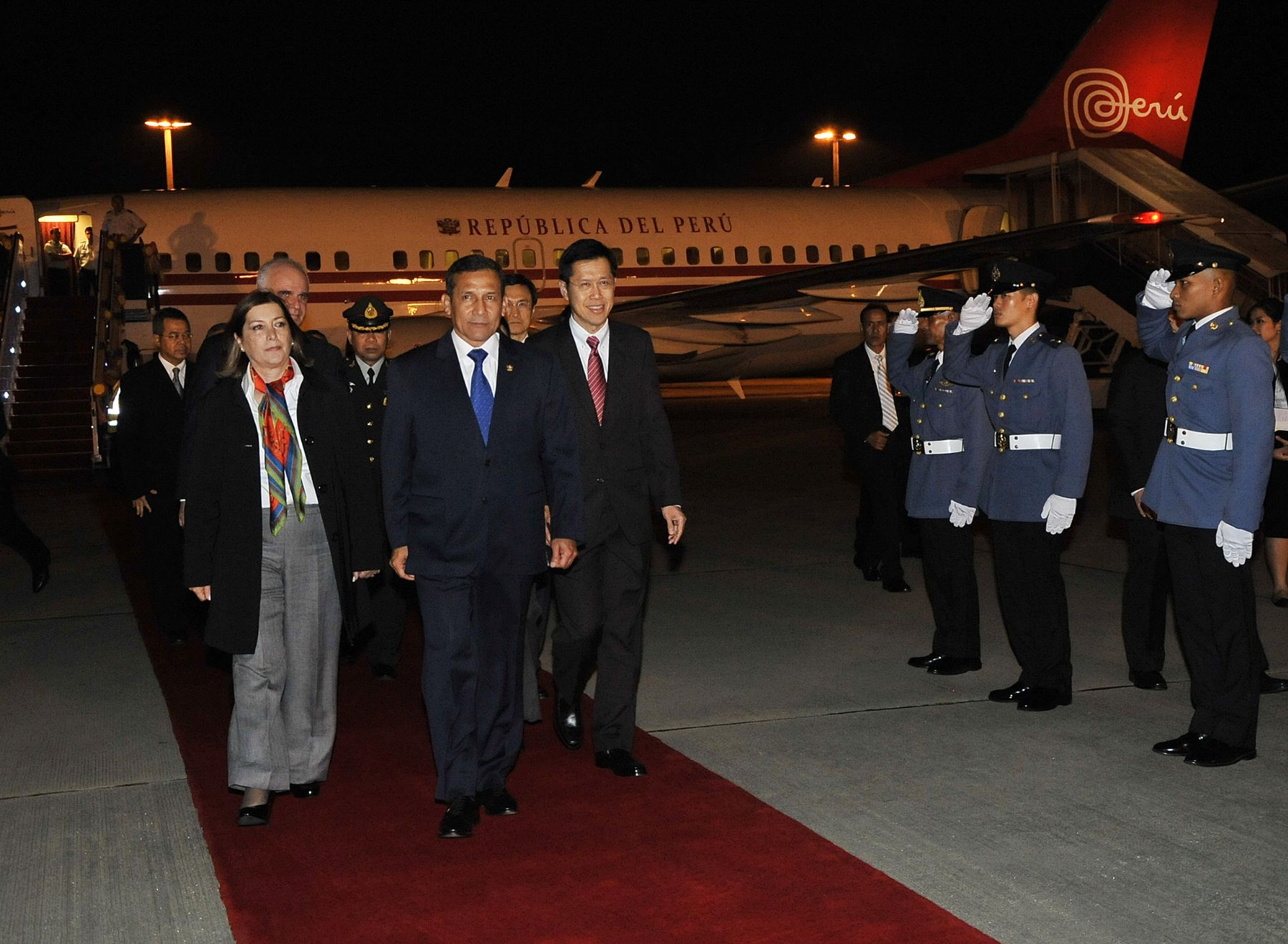 Bangkok,OCTUBRE 04. Al promediar las 11:30 de la mañana de hoy (11:30 de la noche en Bangkok), llegó a Tailandia el Presidente de la República, Ollanta Humala Tasso, con la finalidad de realizar una visita oficial a este país asiático.
Foto: ANDINA/Prensa Presidencia