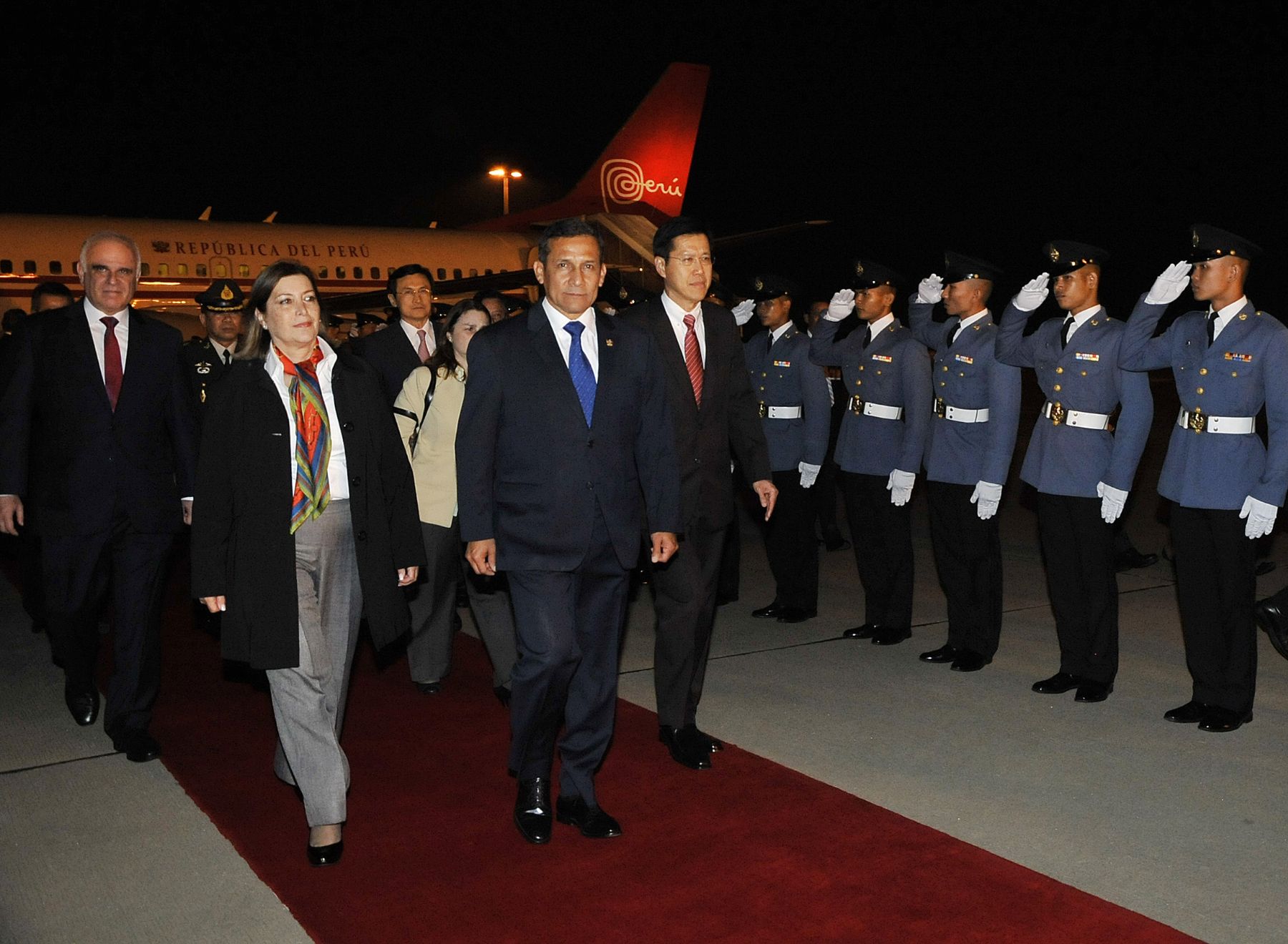 Bangkok,OCTUBRE 04. Al promediar las 11:30 de la mañana de hoy (11:30 de la noche en Bangkok), llegó a Tailandia el Presidente de la República, Ollanta Humala Tasso, con la finalidad de realizar una visita oficial a este país asiático.
Foto: ANDINA/Prensa Presidencia