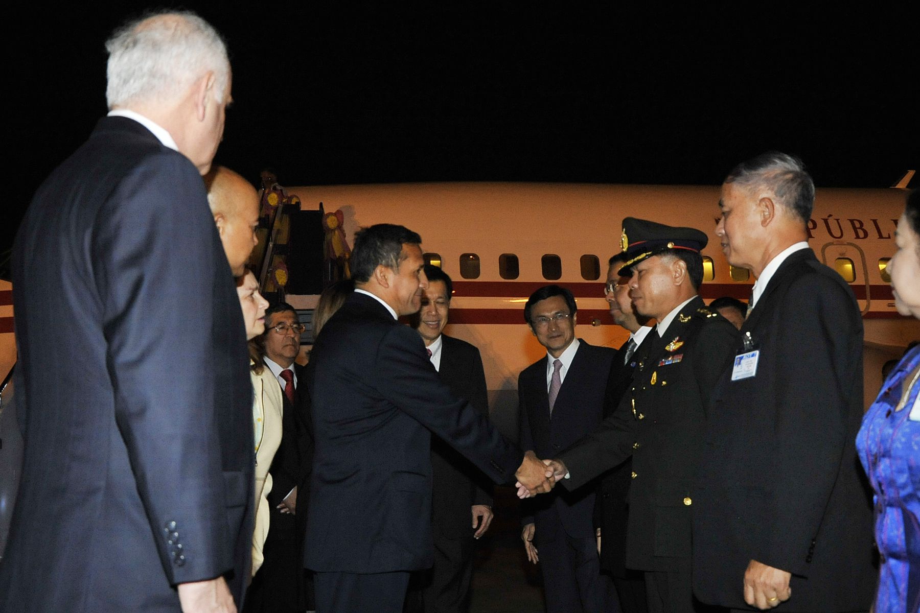 Bangkok,OCTUBRE 04. Al promediar las 11:30 de la mañana de hoy (11:30 de la noche en Bangkok), llegó a Tailandia el Presidente de la República, Ollanta Humala Tasso, con la finalidad de realizar una visita oficial a este país asiático.
Foto: ANDINA/Prensa Presidencia