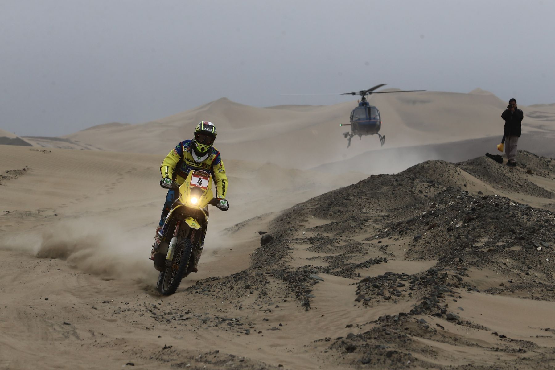 ICA,PERÚ,OCTUBRE 04.Primera etapa del Desafio Inca en la majestuosas dunas de Ica donde los pilotos han debido superar los dos especiales programados sumando un total de 308 kilómetros cronometrados.Foto: ANDINA/Jack Ramón