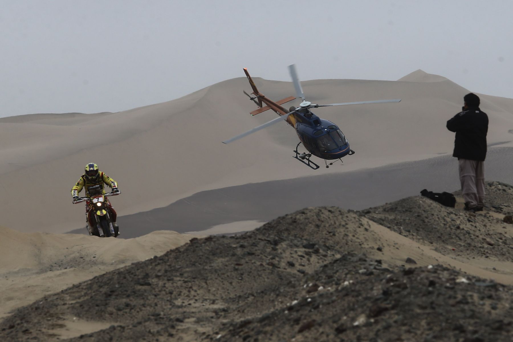 ICA,PERÚ,OCTUBRE 04.Primera etapa del Desafio Inca en la majestuosas dunas de Ica donde los pilotos han debido superar los dos especiales programados sumando un total de 308 kilómetros cronometrados.Foto: ANDINA/Jack Ramón