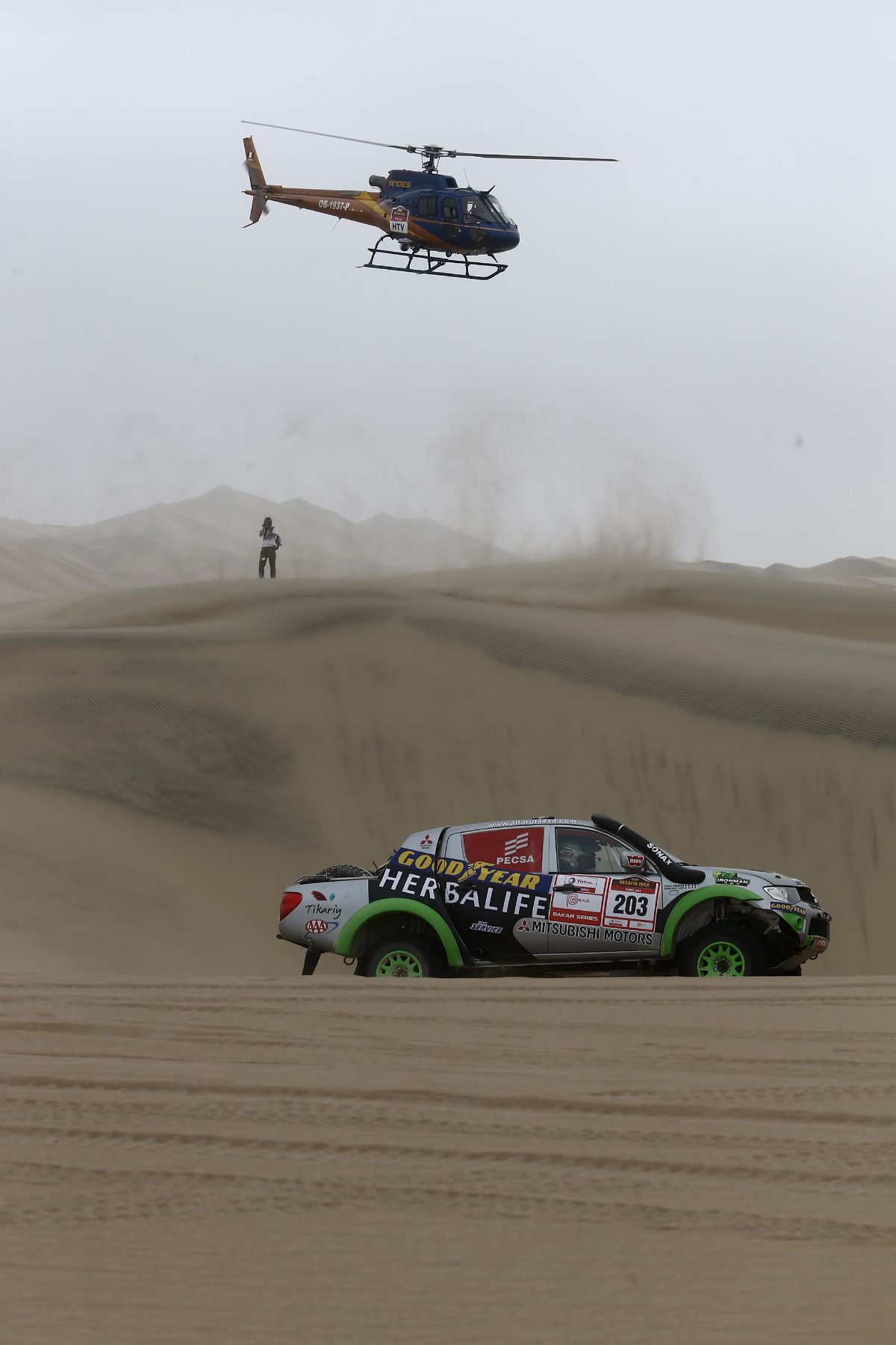 ICA,PERÚ,OCTUBRE 04.Primera etapa del Desafio Inca en la majestuosas dunas de Ica donde los pilotos han debido superar los dos especiales programados sumando un total de 308 kilómetros cronometrados.Foto: ANDINA/Jack Ramón