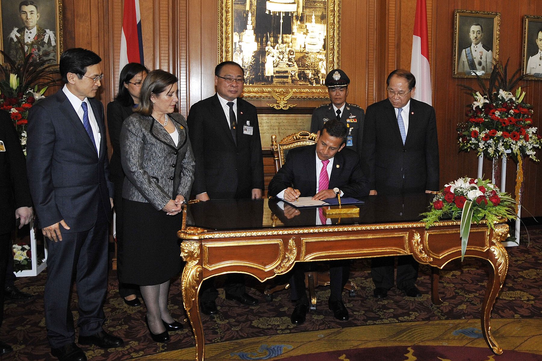 BANGKOK,TAILANDIA-OCTUBRE 05. En la sede de Asamblea Nacional de Tailandia, se desarrolló el diálogo entre el presidente Ollanta Humala Tasso y el Presidente de la Asamblea Nacional y Cámara de Representantes.
 Foto:Andina/Prensa Presidencia