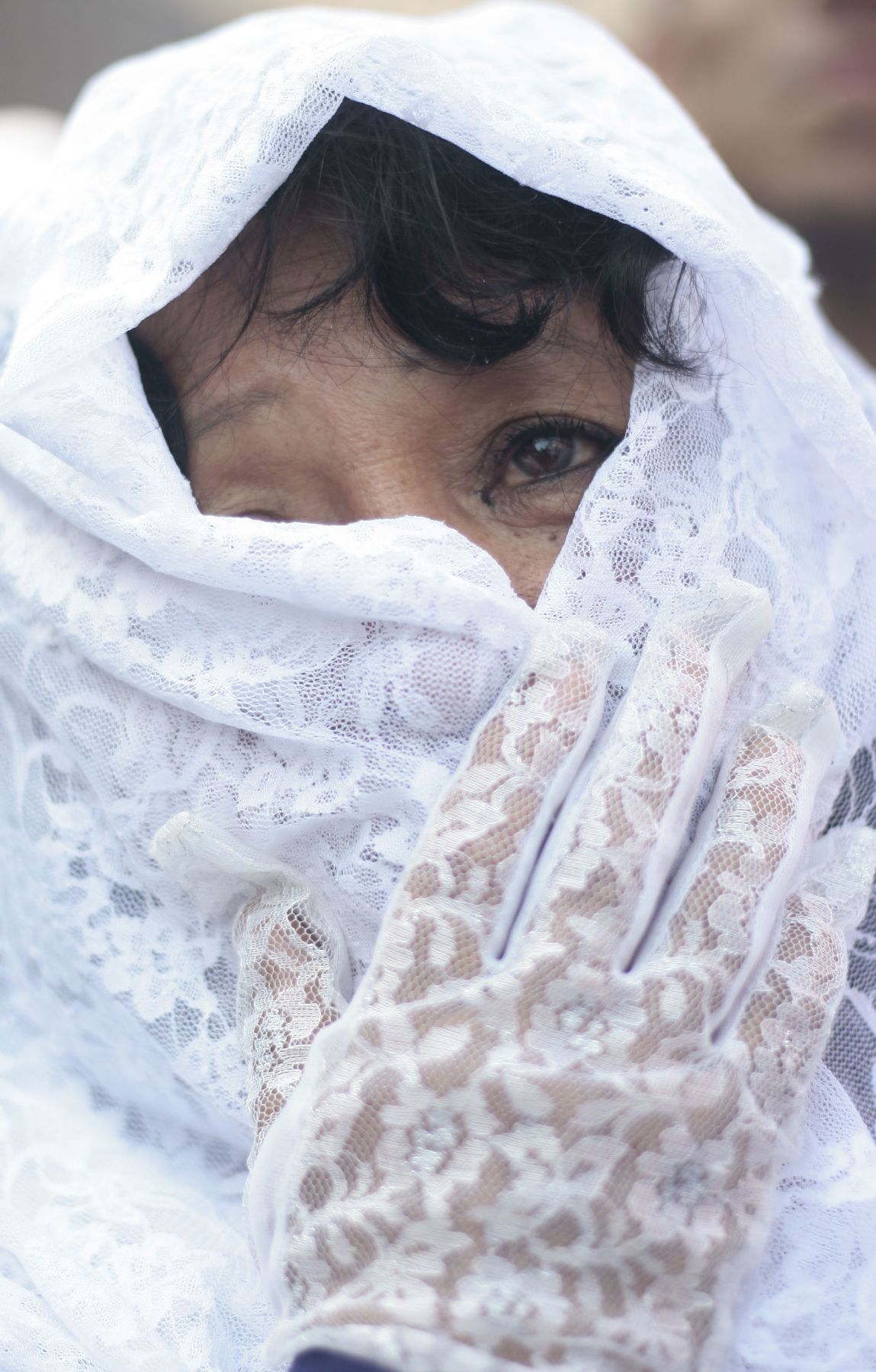 LIMA, PERÚ - OCTUBRE 05. Miles de fieles acompañan desde el mediodía la sagrada imagen del Señor de los Milagros en su primer recorrido procesional.

Foto: ANDINA/César Campos.