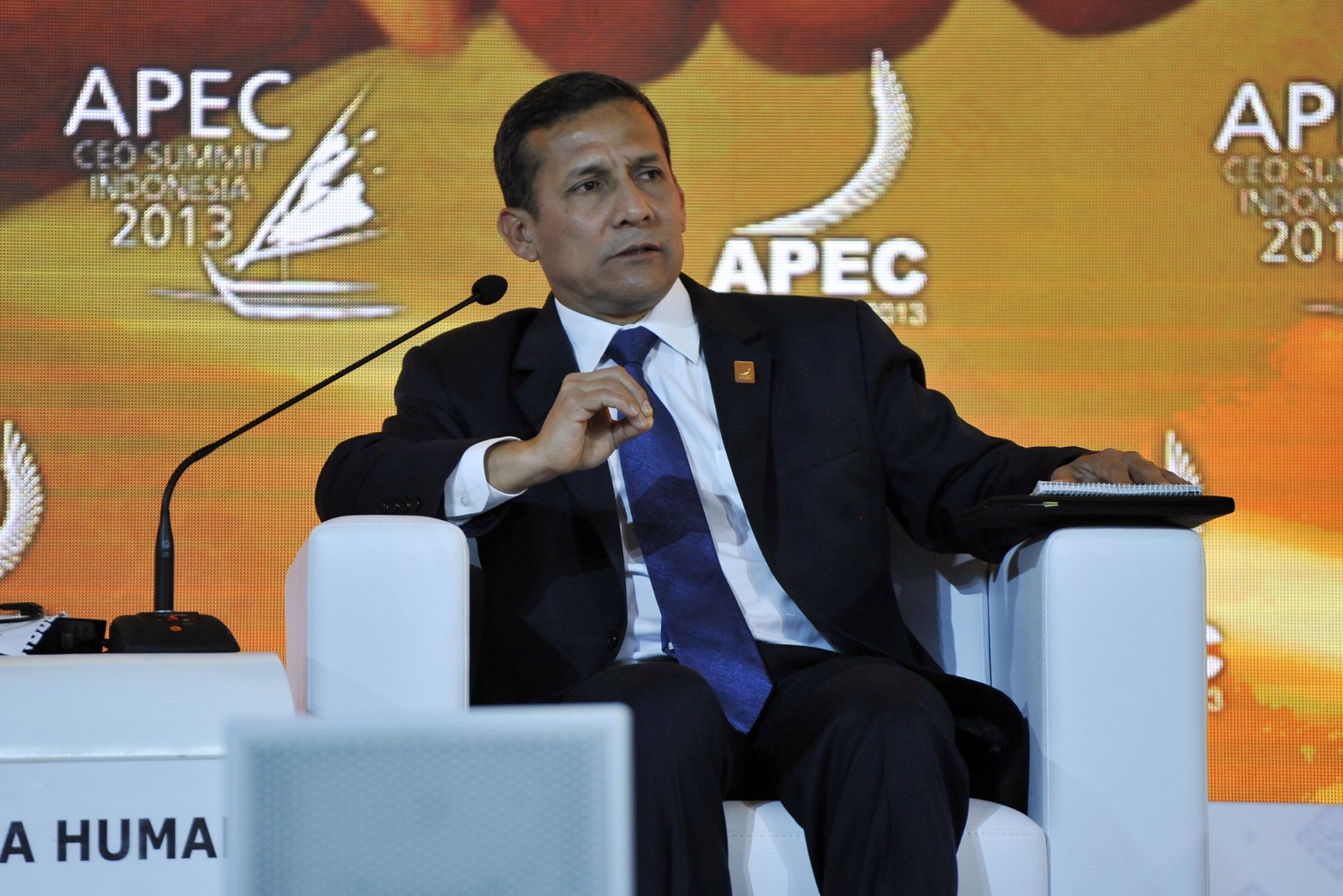 BALI,INDONESIA-OCTUBRE 06. El Jefe de Estado llanta Humala , inició una recargada agenda de trabajo con su asistencia al Conversatorio sobre Crecimiento Inclusivo en el marco de la Cumbre Empresarial de APEC.
Foto: ANDINA/Prensa Presidencia