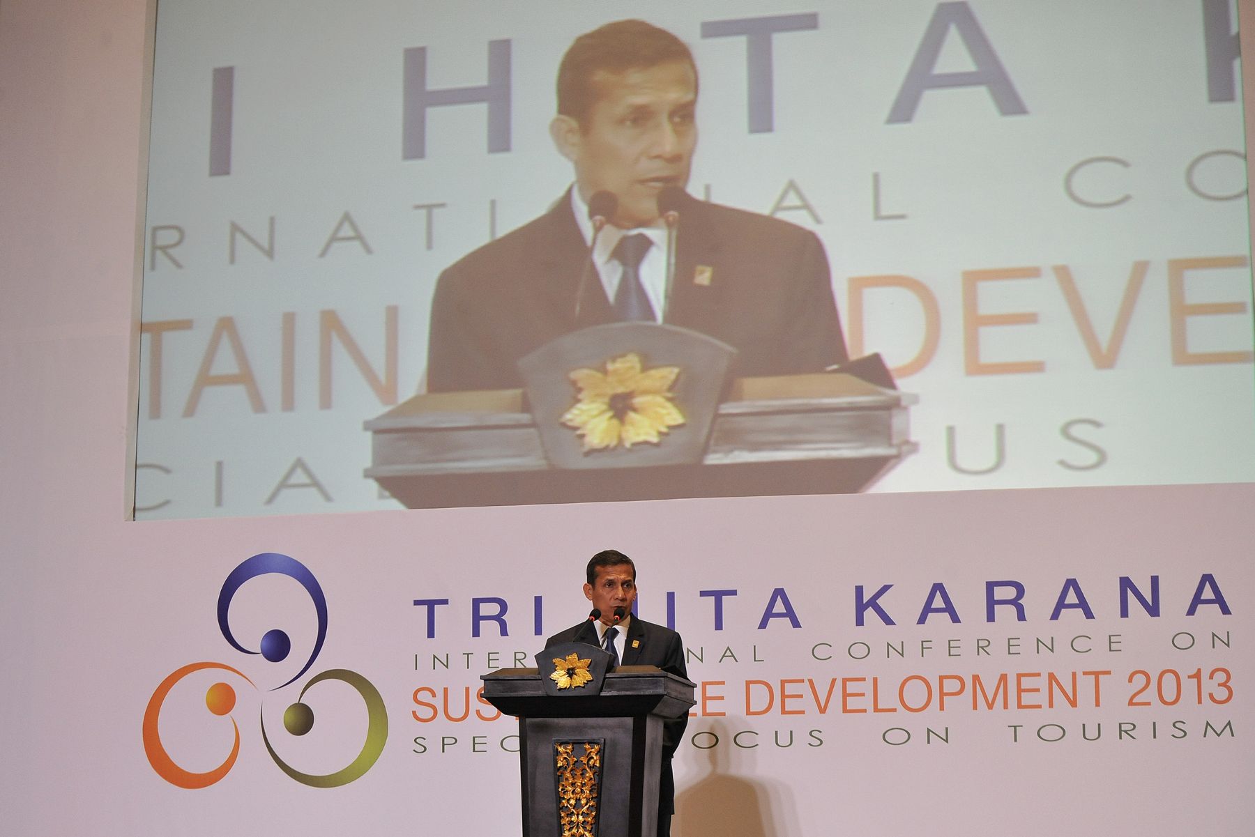 Presidente Ollanta Humala disertó en este evento sobre el tema “Avanzar hacia un Asia Pacífico Sostenible”. Otros panelistas invitados a este evento son el Primer Ministro de Nueva Zelanda, el Primer Ministro de Singapur, la Presidenta de la República de Corea y el Presidente de Chile.