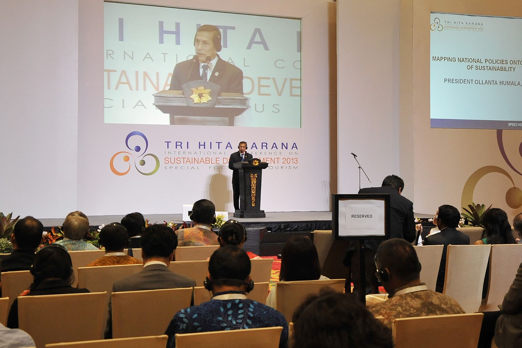 Presidente Ollanta Humala disertó en este evento sobre el tema “Avanzar hacia un Asia Pacífico Sostenible”. Otros panelistas invitados a este evento son el Primer Ministro de Nueva Zelanda, el Primer Ministro de Singapur, la Presidenta de la República de Corea y el Presidente de Chile.