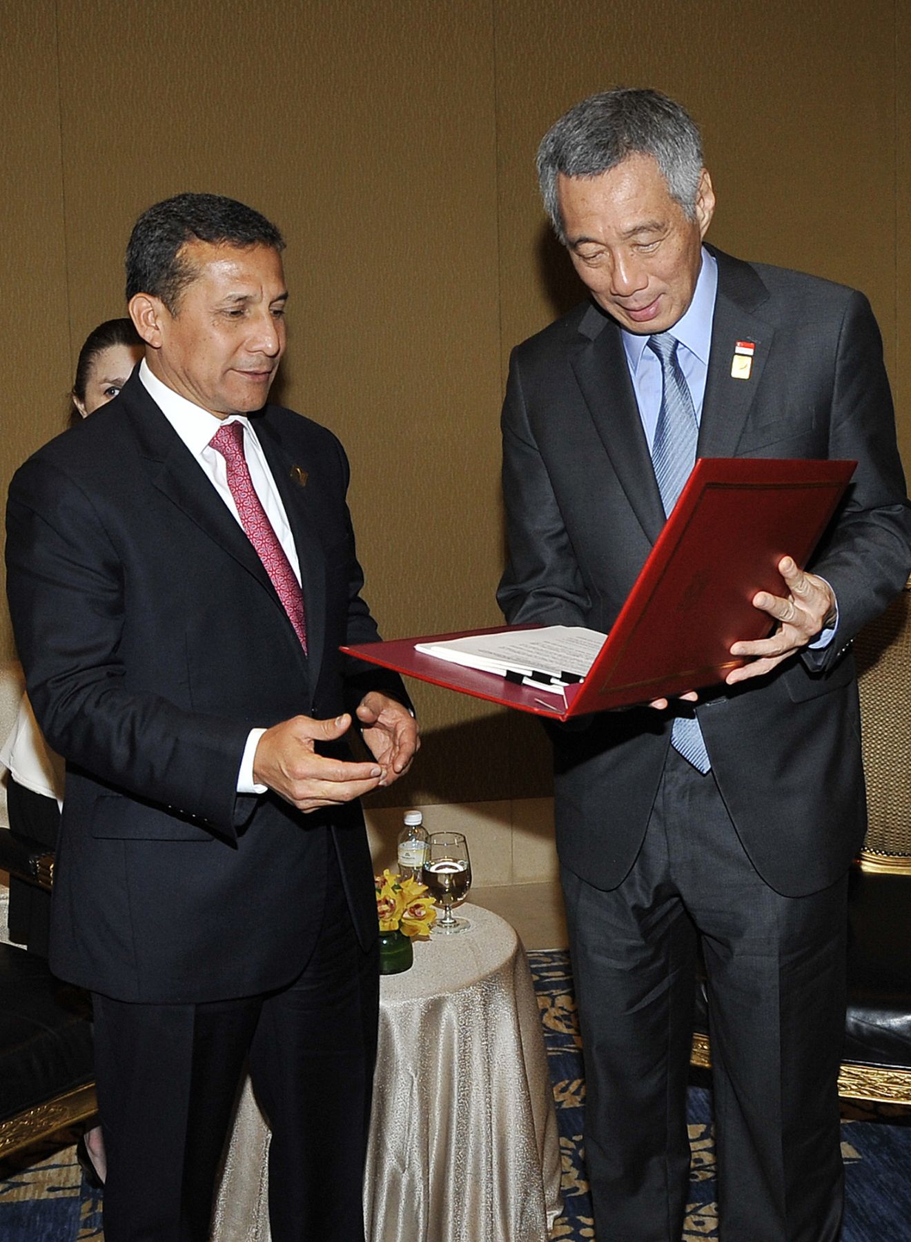 BALI,INDONESIA-OCTUBRE 06.  Encuentro bilateral entre el presidente Ollanta Humala y el Primer Ministro de Singapur, Lee Hsien Loong, ocurrió en Bali (Indonesia)
Foto: ANDINA/Prensa Presidencia