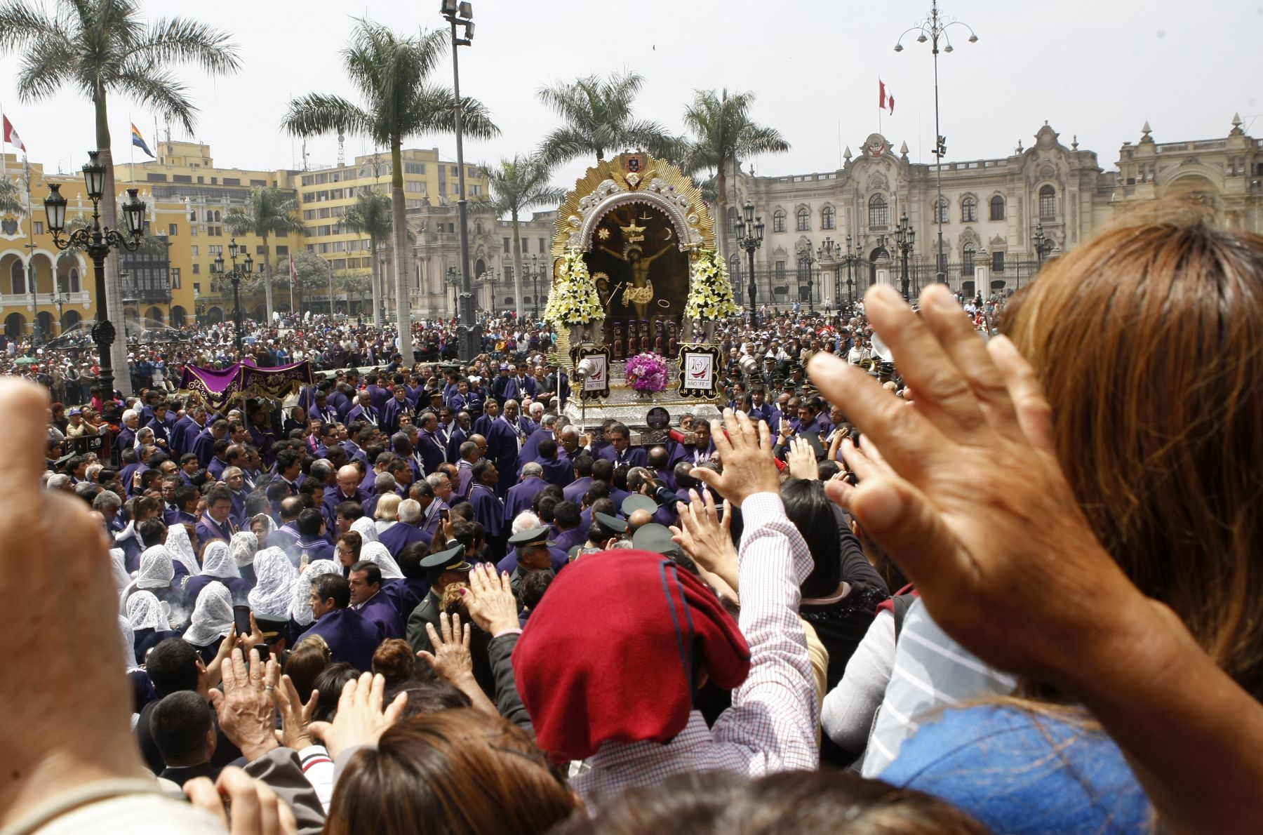 libro de bolsillo riega la flor Sabio En octubre se celebran 814 festividades religiosas y patronales en Perú |  Noticias | Agencia Peruana de Noticias Andina