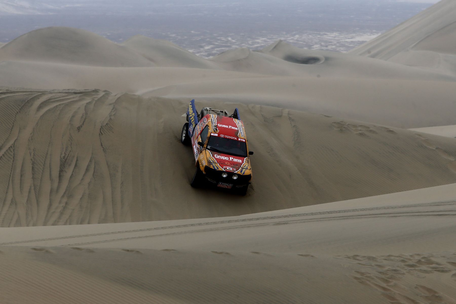 PISCO,PERÚ,OCTUBRE 06.Piloto de auto ,Diego Weber de Perú segundo puesto  del Desafío Inca 2013 .Foto: ANDINA/Jack Ramón