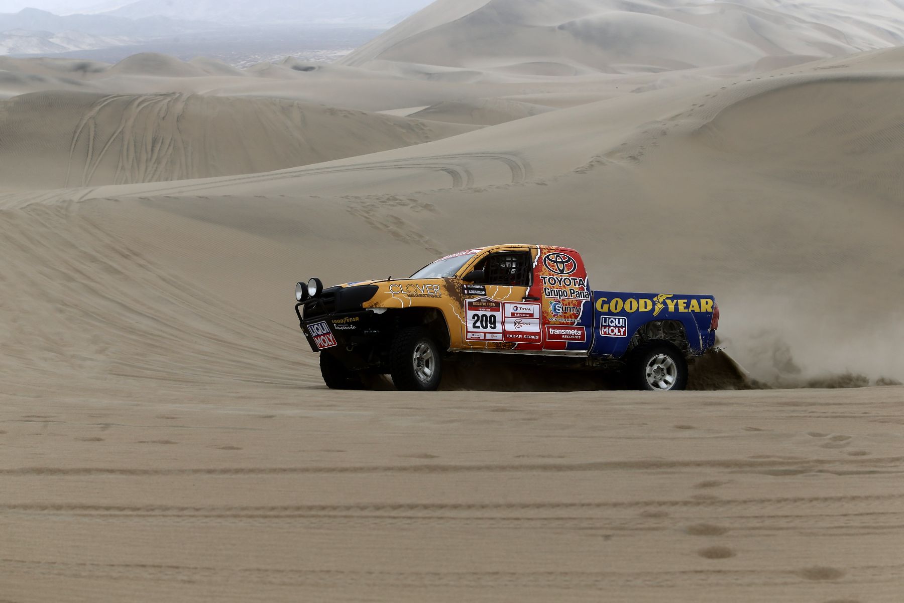 PISCO,PERÚ,OCTUBRE 06.Piloto de auto ,Diego Weber de Perú segundo puesto  del Desafío Inca 2013 .Foto: ANDINA/Jack Ramón