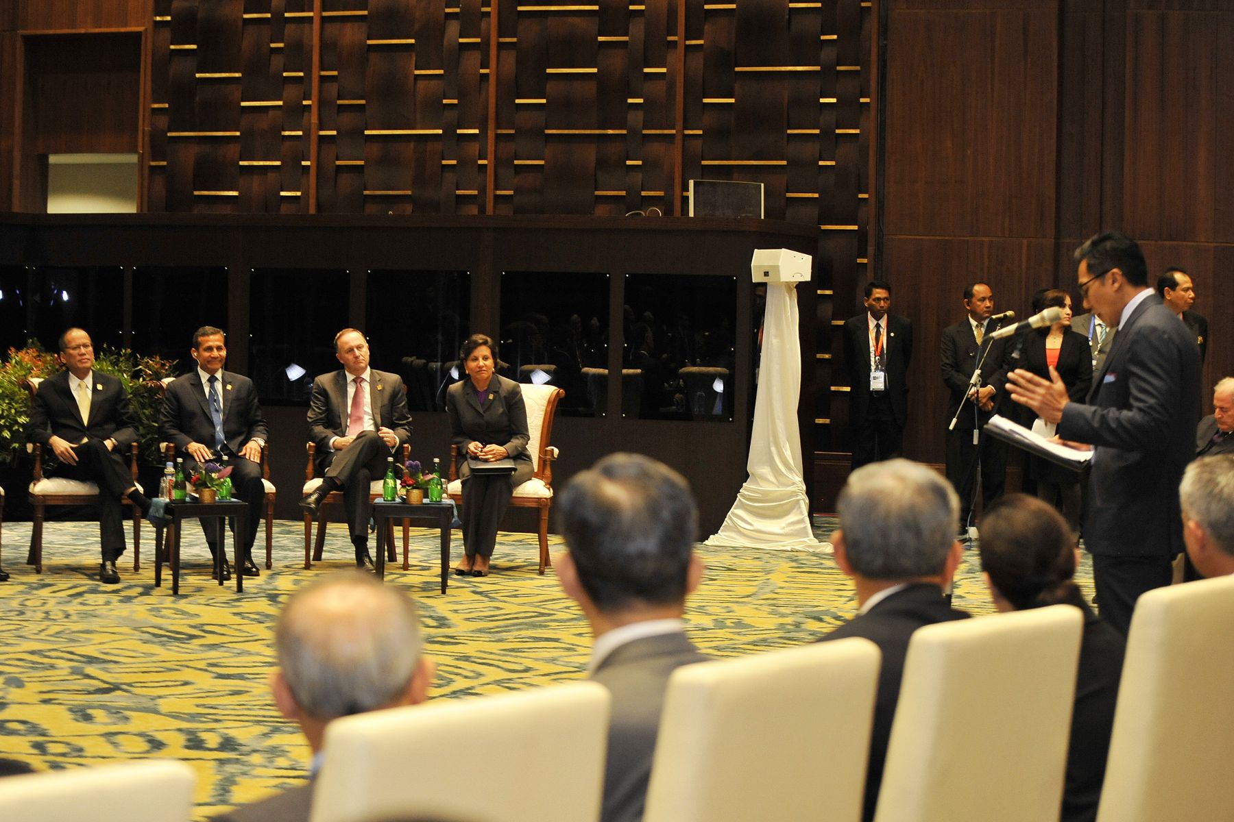 BALI,INDONESIA-OCTUBRE 06. Presidente Ollanta Humala participó en el inicio del diálogo de los dignatarios de APEC con los miembros de ABAC (Consejo Consultivo Económico de la Cumbre.
)Foto: ANDINA/Prensa Presidencia
