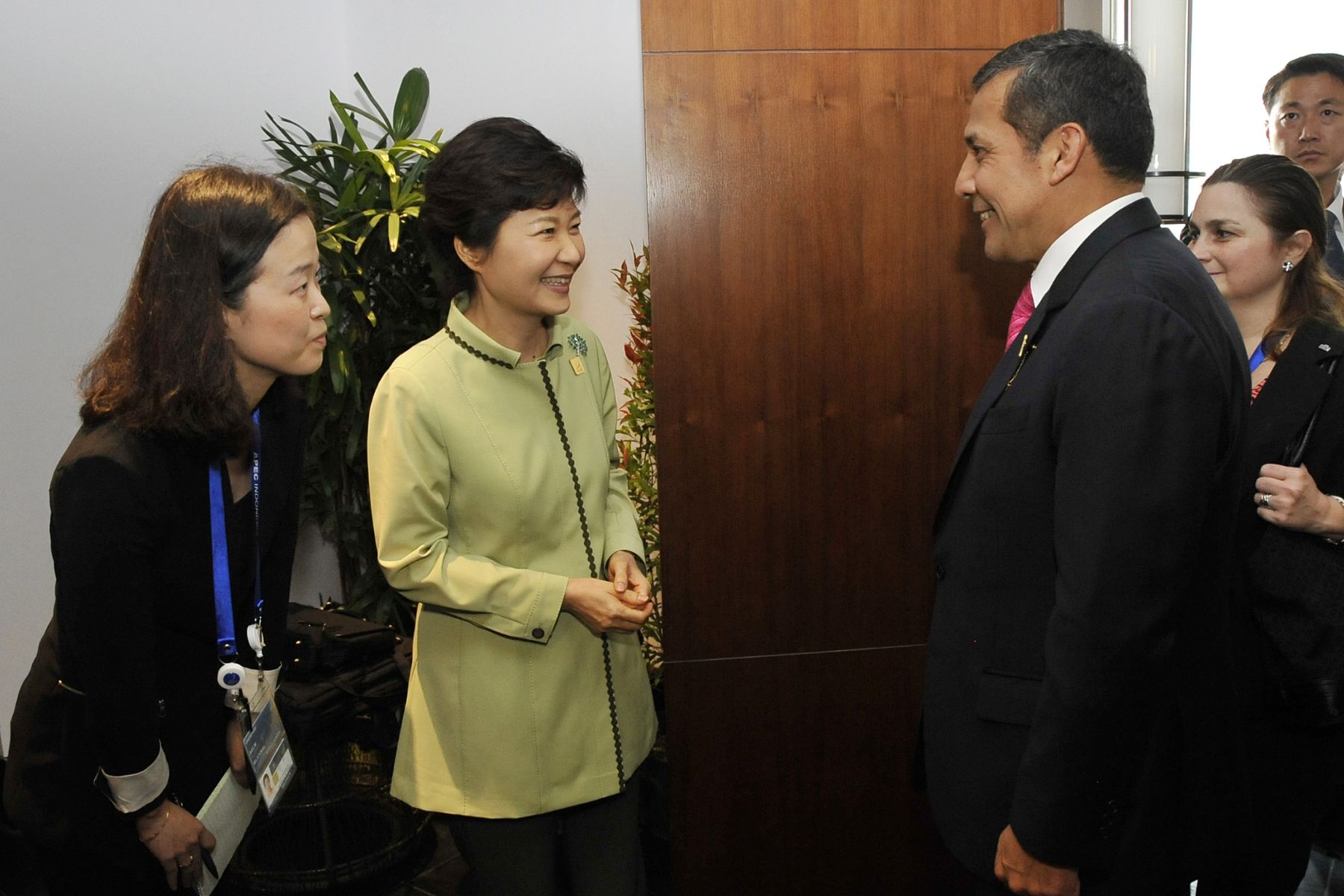 BALI,INDONESIA.OCTUBRE 07. Presidente Ollanta  Humala sostuvo reunión bilateral con la Presidenta de Corea, Park Geun Hye, en Bali.
Foto:Andina/Prensa Presidencia