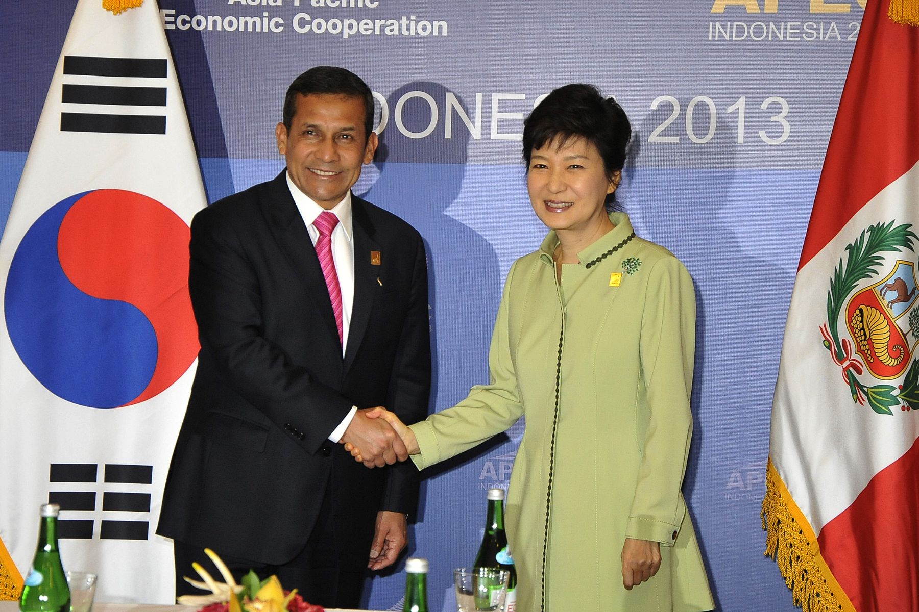 BALI,INDONESIA.OCTUBRE 07. Presidente Ollanta  Humala sostuvo reunión bilateral con la Presidenta de Corea, Park Geun Hye, en Bali.
Foto:Andina/Prensa Presidencia
