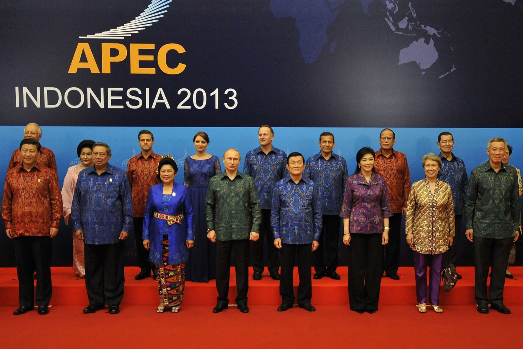 BALI,INDONESIA.OCTUBRE 07.Jefe de Estado Ollanta Humala participó en fotografía con los líderes de APEC en las instalaciones del Hotel Sofitel de Bali (Indonesia)
Foto:Andina/Prensa Presidencia