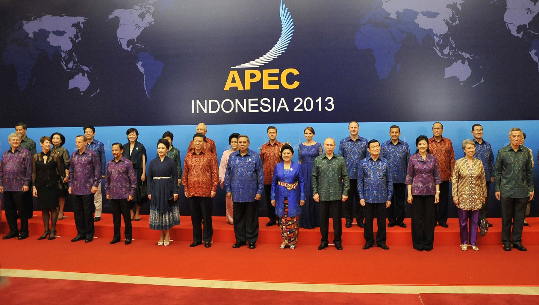 BALI,INDONESIA.OCTUBRE 07.Jefe de Estado Ollanta Humala participó en fotografía con los líderes de APEC en las instalaciones del Hotel Sofitel de Bali (Indonesia)
Foto:Andina/Prensa Presidencia