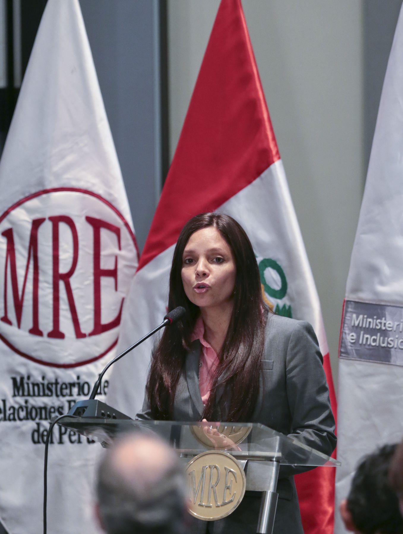 LIMA , PERU- OCTUBRE 23.Las Ministras de Desarrollo e Inclusión Social Monica Rubio y de Relaciones Exteriores Eda Rivas, inauguran la semana de la inclusión Social en la Cancillería.Foto: ANDINA/Carlos Lezama