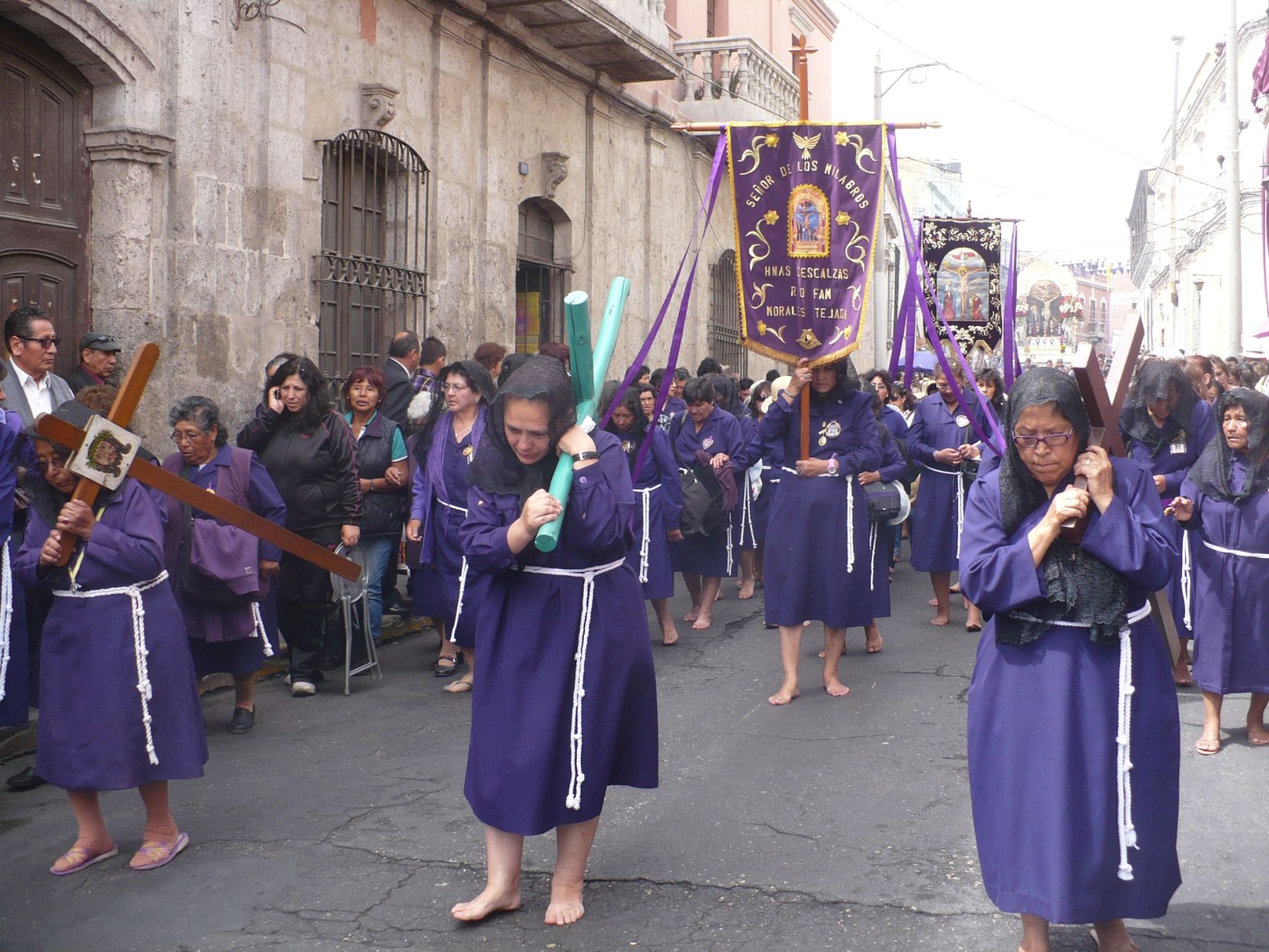 Imagen Del Señor De Los Milagros Recorre Calles De Arequipa Durante última Procesión Noticias 1283