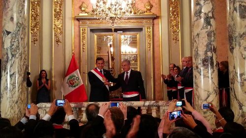 Presidente Ollanta Humala y nuevo jefe del Gabinete César Villanueva. Foto: PCM Twitter.