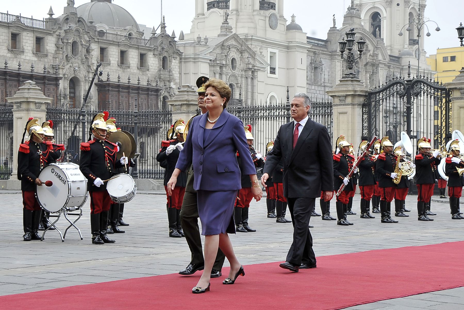 LIMA. 11 DE NOVIEMBRE. El Presidente de la República, Ollanta Humala Tasso, recibió en Palacio de Gobierno a la Presidenta de la República Federativa del Brasil, Dilma Rousseff, quien realiza una visita oficial a nuestro país. Foto: ANDINA/Prensa Presidencia.
