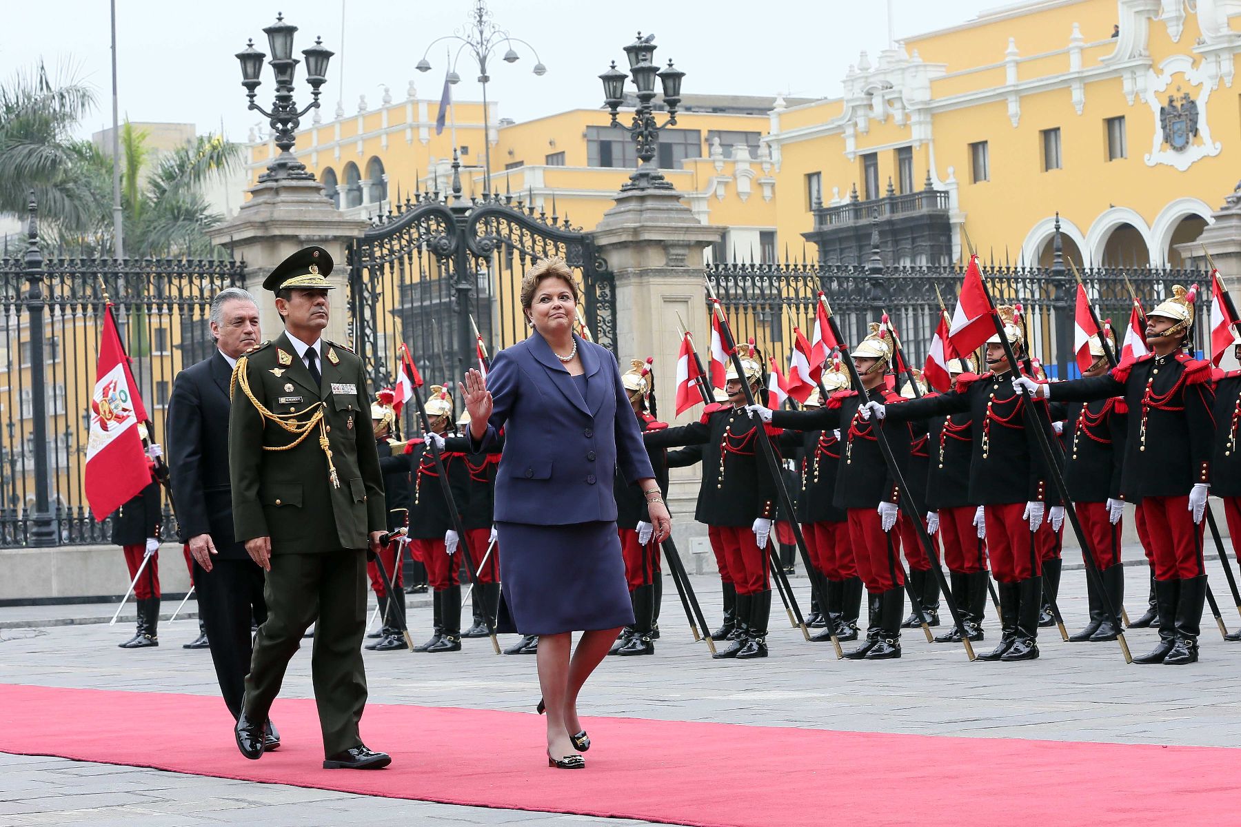 LIMA. 11 DE NOVIEMBRE. El Presidente de la República, Ollanta Humala Tasso, recibió en Palacio de Gobierno a la Presidenta de la República Federativa del Brasil, Dilma Rousseff, quien realiza una visita oficial a nuestro país. Foto: ANDINA/Prensa Presidencia.