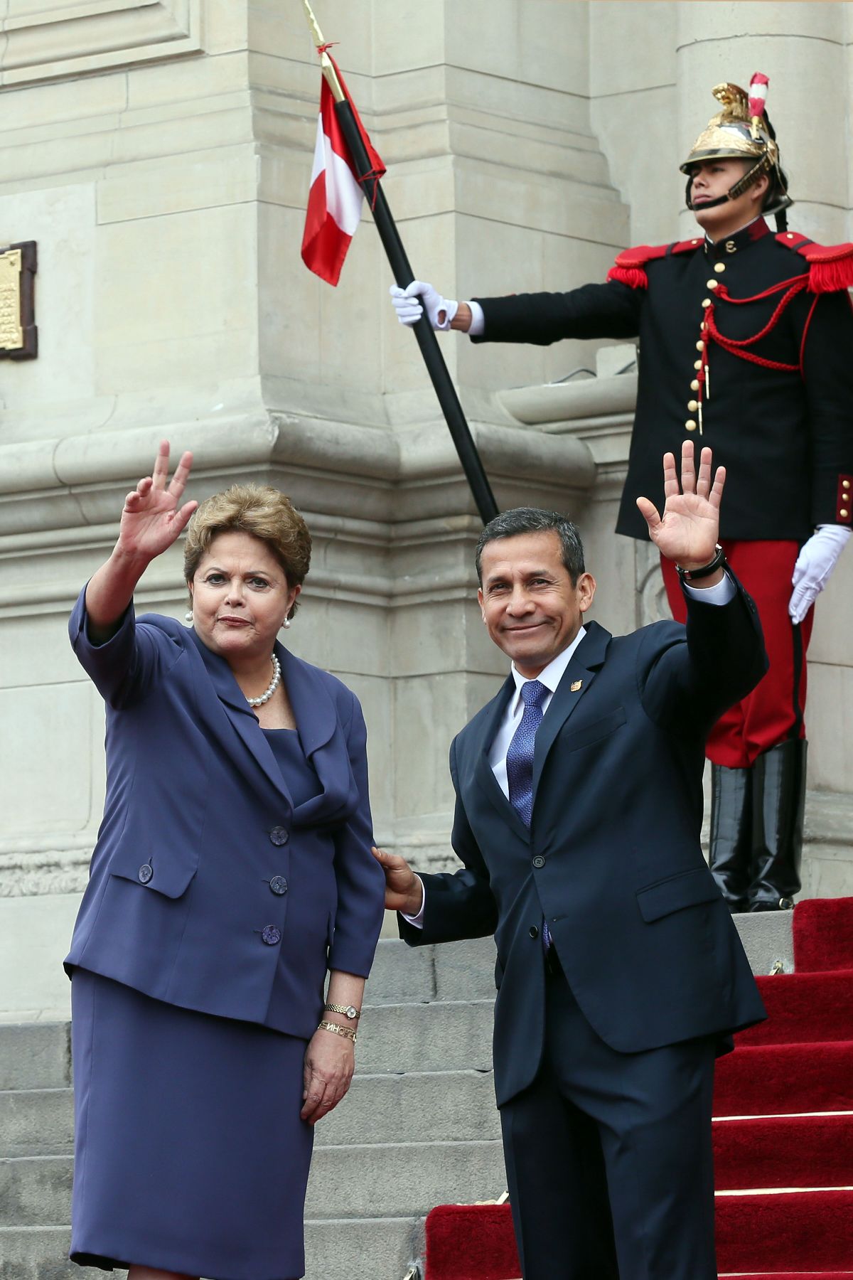 LIMA. 11 DE NOVIEMBRE. El Presidente de la República, Ollanta Humala Tasso, recibió en Palacio de Gobierno a la Presidenta de la República Federativa del Brasil, Dilma Rousseff, quien realiza una visita oficial a nuestro país. Foto: ANDINA/Prensa Presidencia.