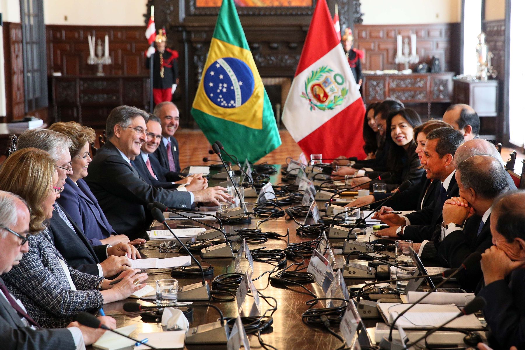 LIMA,PERU-NOVIEMBRE 10. Mandatarios Ollanta Humala y Dilma Rousseff sostuvieron encuentro bilateral en Palacio de Gobierno, en el marco de la visita oficial que realiza al Perú la dignataria brasilera.
Foto: ANDINA/Prensa Presidencia