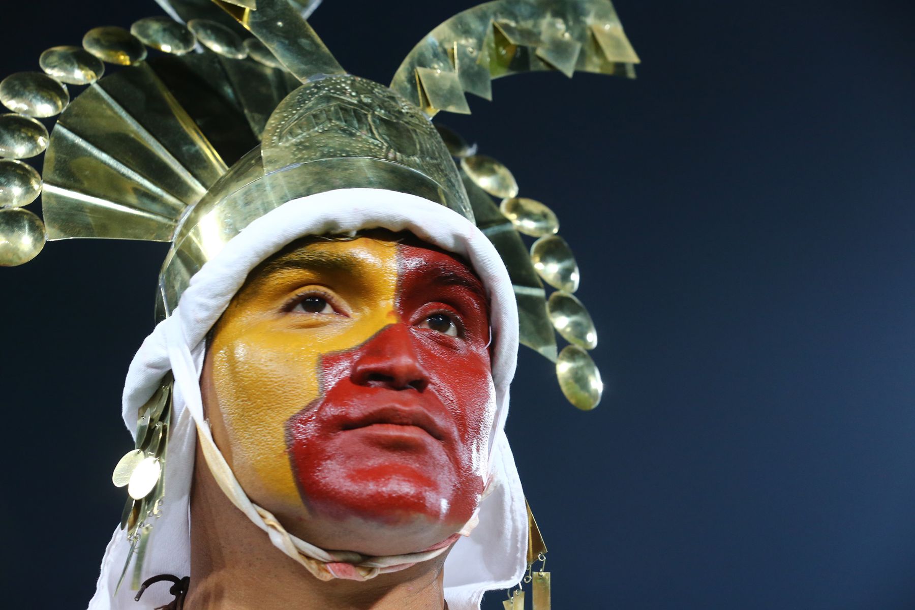 TRUJILLO, 16 nov.- Los XVII Juegos deportivos Bolivarianos rompieron fuegos está noche con el desfile tradicional de 11 delegaciones en la ceremonia de inauguración, que tuvo lugar en el estadio Chan Chan de Trujillo, sede principal de la justas deportivas. Foto: ANDINA/Prensa Presidencia