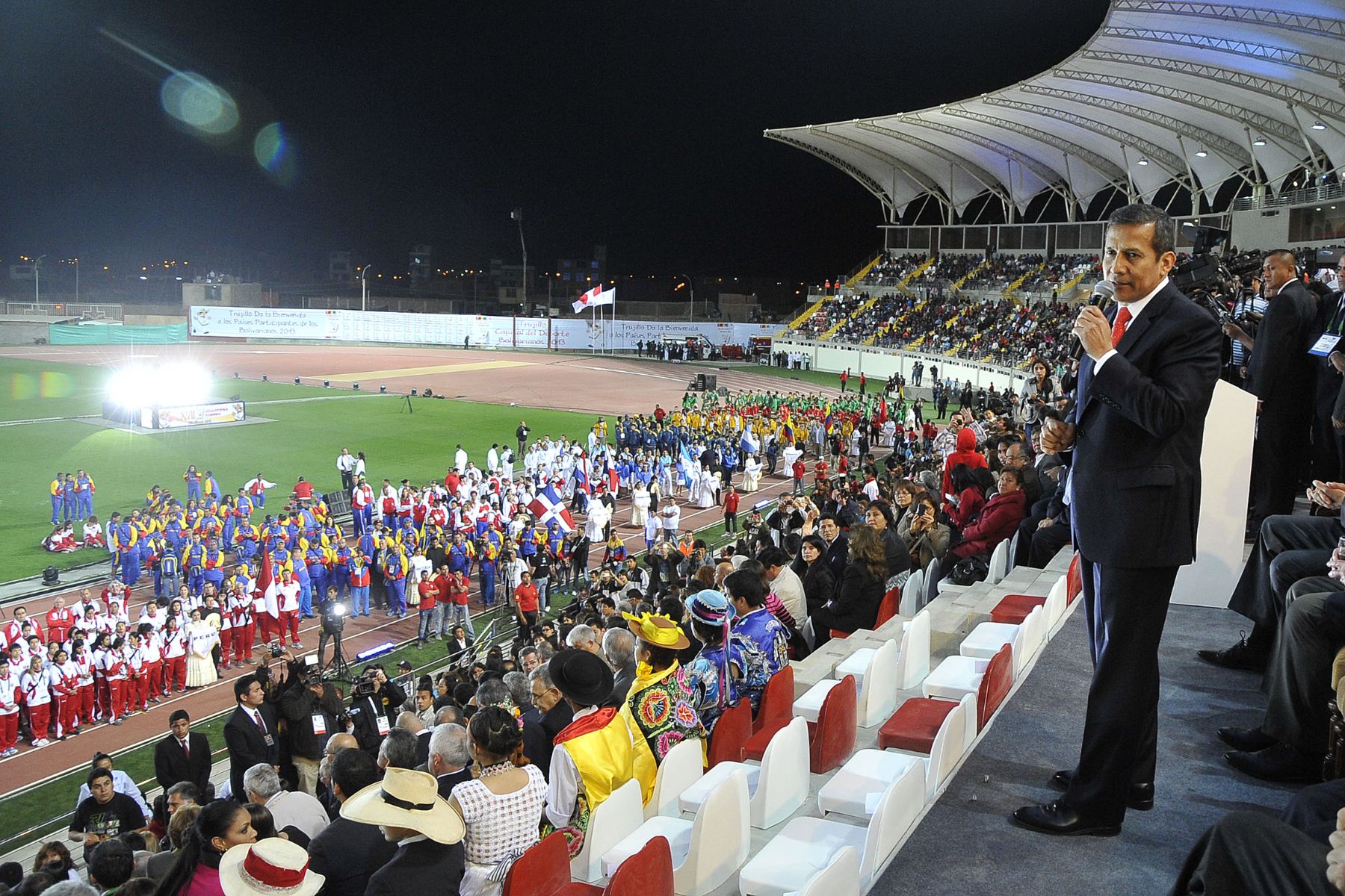 TRUJILLO. 16 DE NOVIEMBRE. Presidente de la República, Ollanta Humala Tasso, participó en la ceremonia de inauguración de los XVII Juegos Deportivos Bolivarianos Trujillo 2013. Foto: ANDINA/Prensa Presidencia