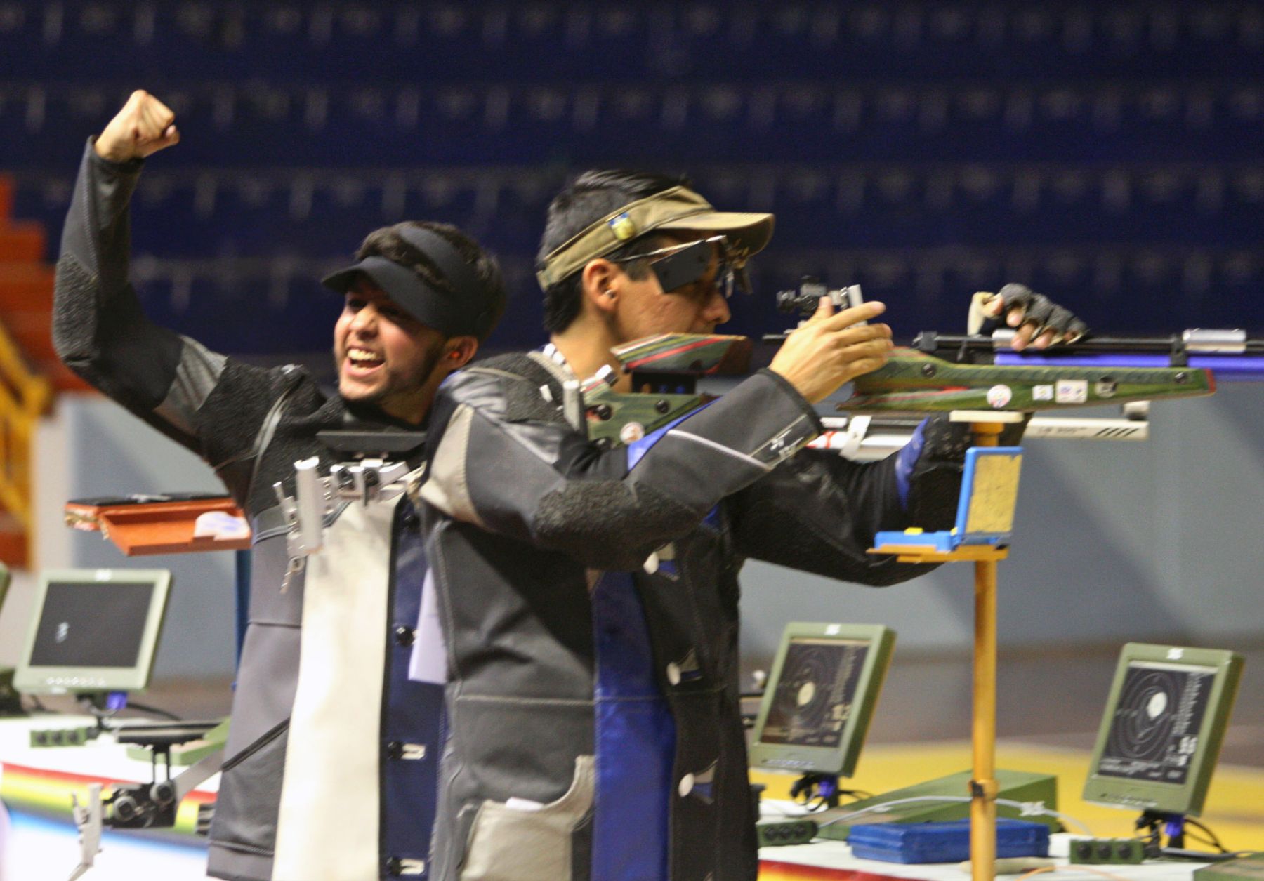 LIMA,PERÚ-18 NOVIEMBRE.Bus Morales de Bolivia gana oro en Competencia de tiro en  Bolivarianos desarrollados en el  Coliseo Mariscal Caceres de Chorrillos.Foto:ANDINA/Hector Vinces.