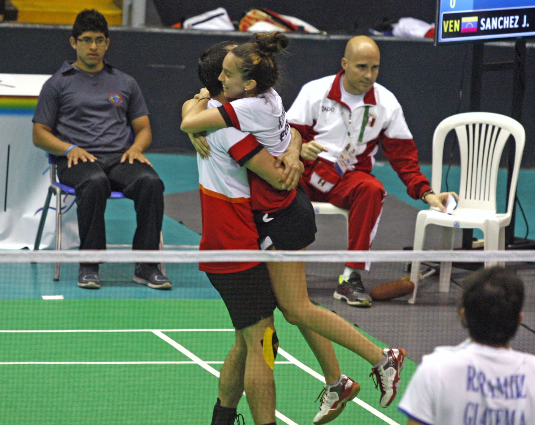 LIMA.PERU-NOVIEMBRE 18.Bolivarianos 2013,Bádminton Perú vs. Guatemala en el Coliseo Miguel Grau del Callao Foto: ANDINA/Vidal Tarqui