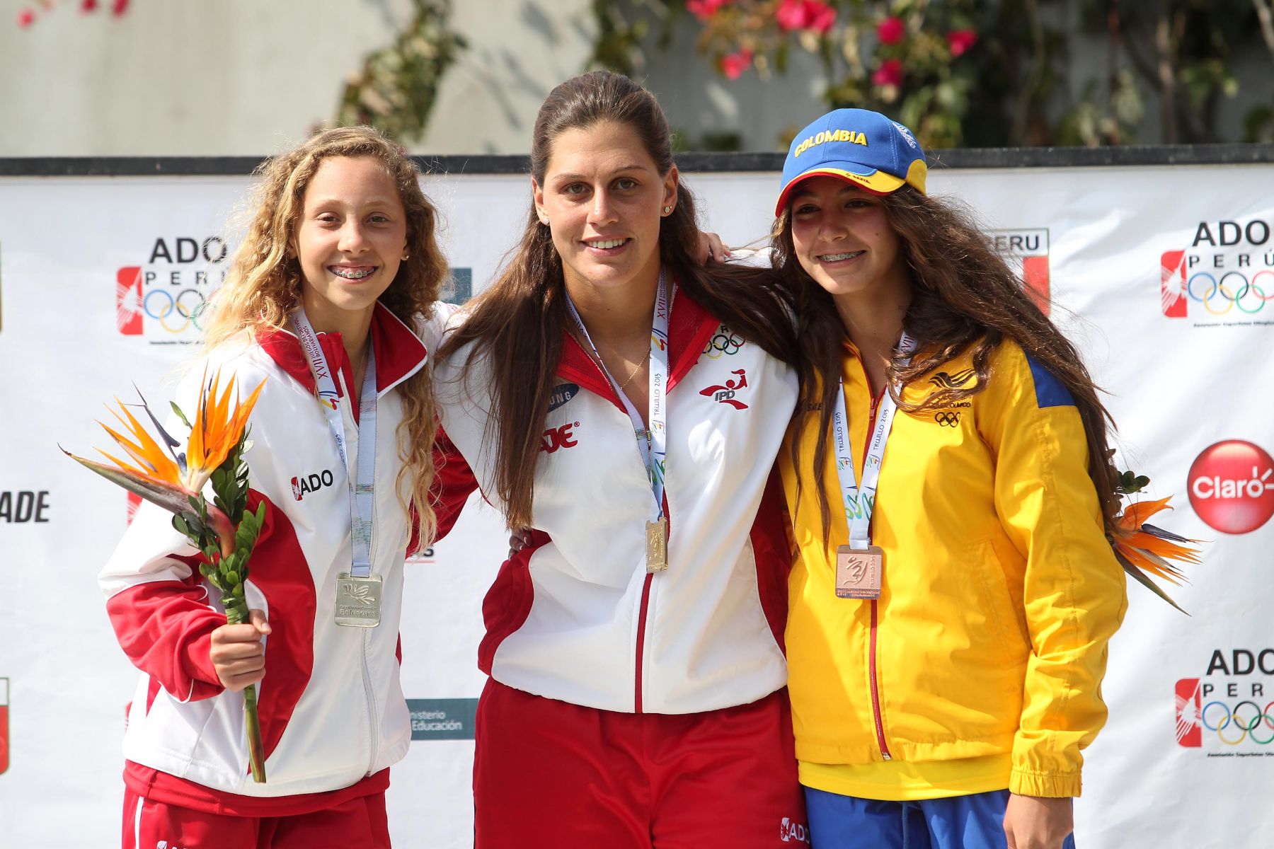BUJAMA, LIMA - NOVIEMBRE 18. Delfina Cuglievan gana medalla de oro en Sky Acuatico en los juegos bolivarianos. Foto: ANDINA/Marco del Río