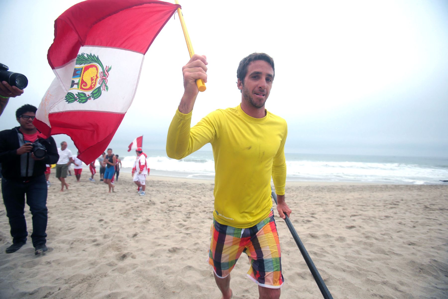 LIMA, PERÚ - NOVIEMBRE 21. El peruano Tamil Martino obtiene la medalla de oro en la modalidad remada en el marco de los Juegos Bolivarianos 2013.Foto: ANDINA/Juan Carlos Guzmán Negrini.
