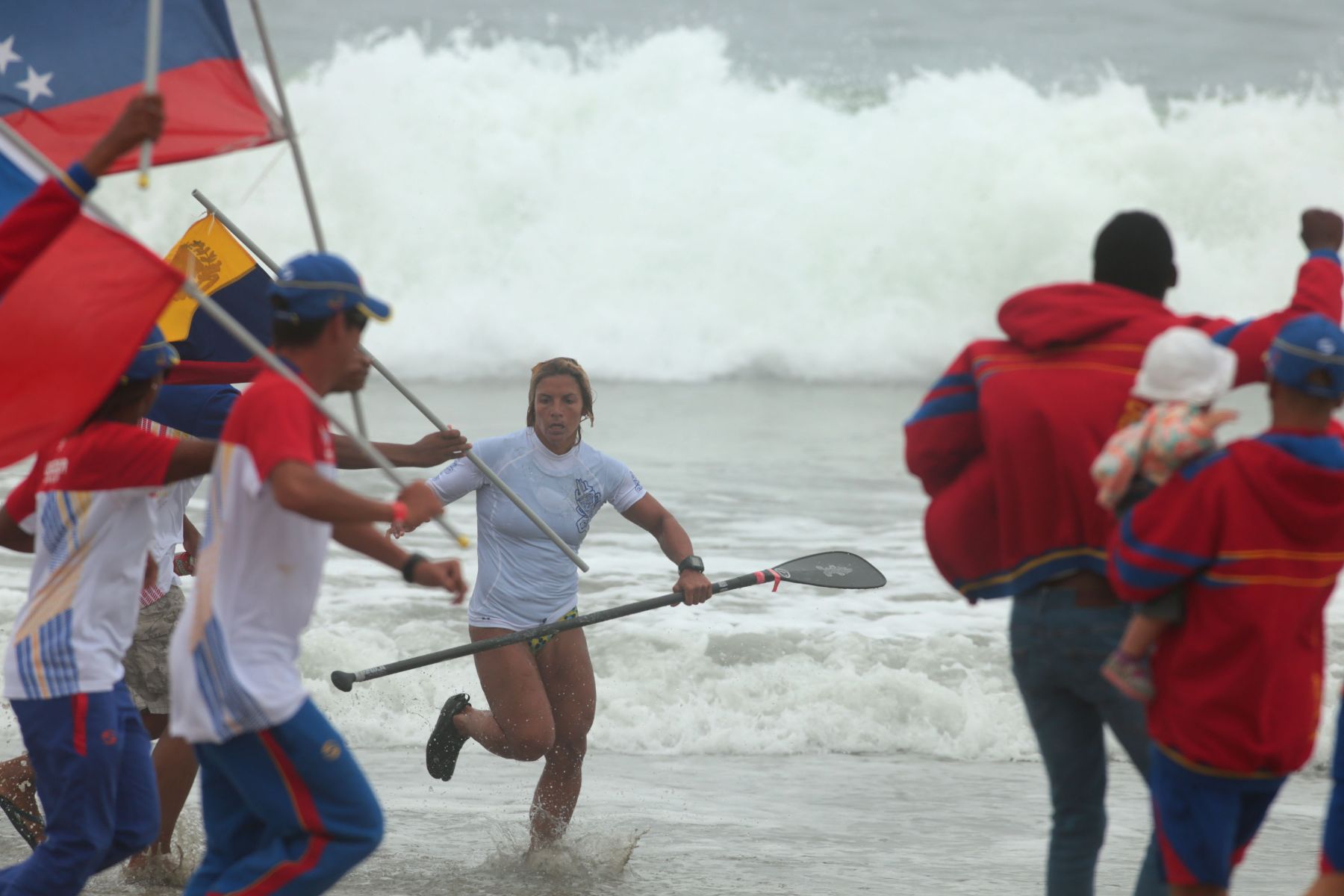 LIMA, PERÚ - NOVIEMBRE 21. Edimar Luque de Venezuela campeona in Stand Up Paddle Race

Foto: ANDINA/Juan Carlos Guzmán Negrini.