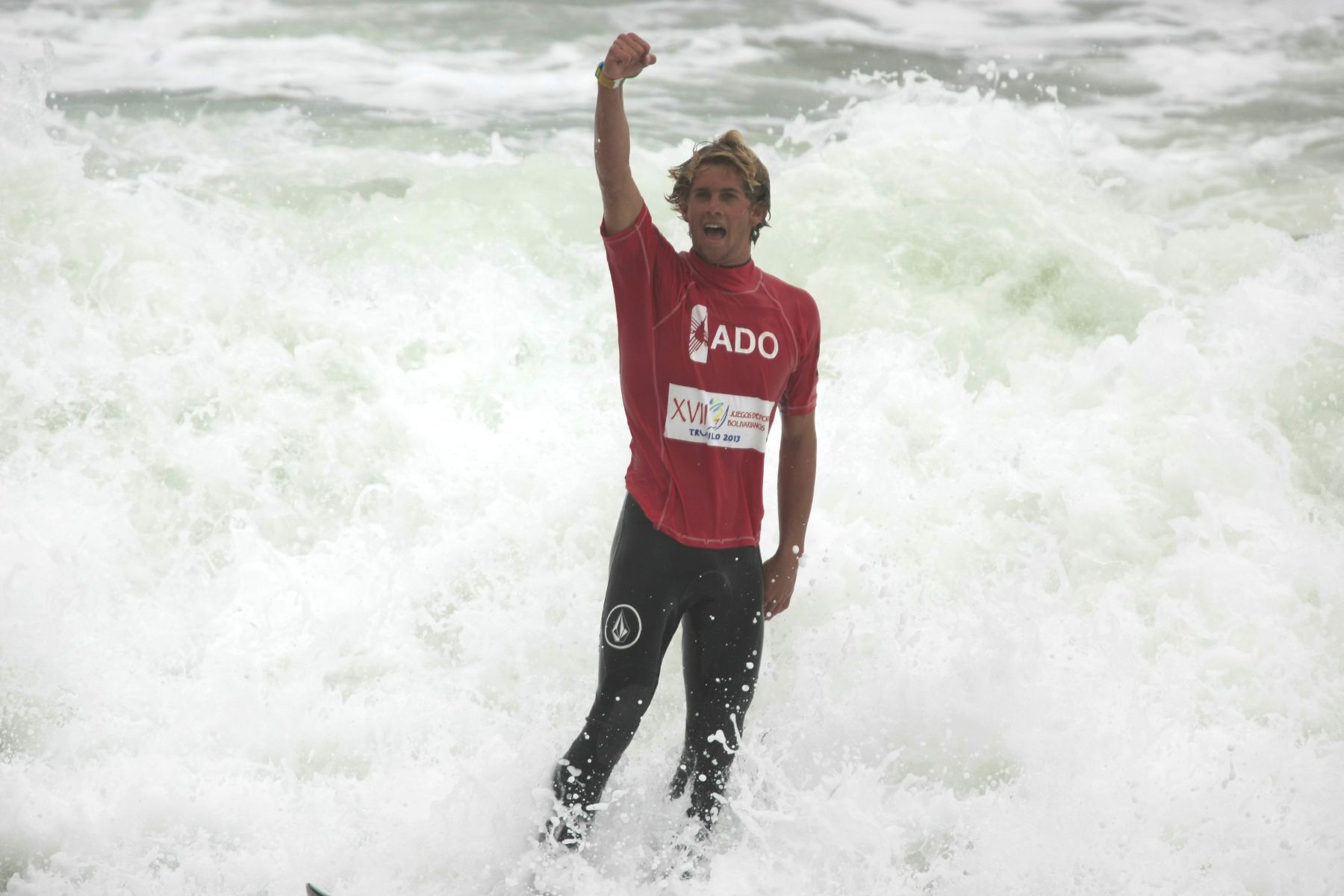 LIMA, PERÚ - NOVIEMBRE 22. Miguel Tudela obtiene la medalla de oro en la modalidad Open Hombres, Juegos Bolivarianos 2013. Foto: ANDINA/Juan Carlos Guzmán Negrini.