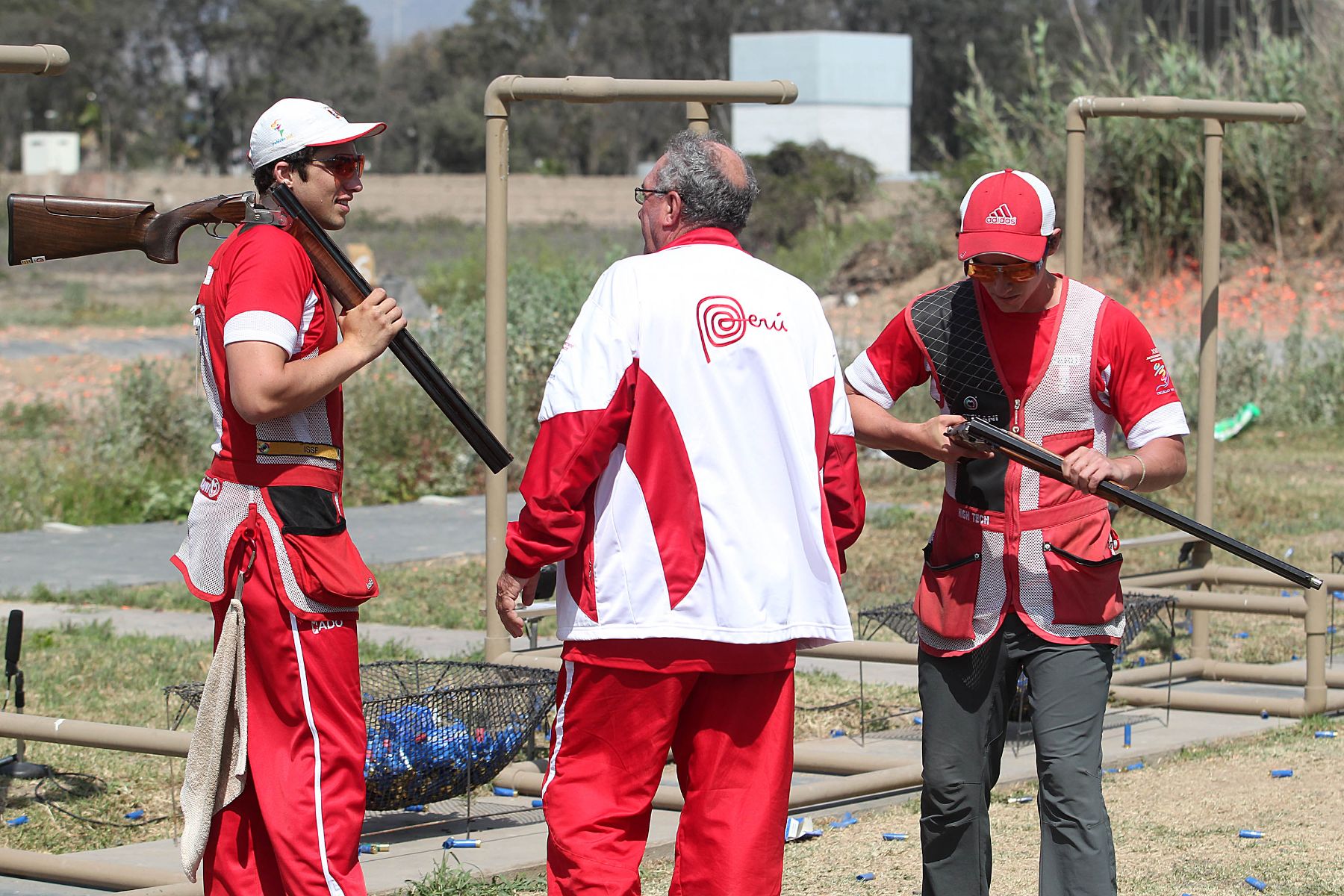 LIMA, PERÚ - NOVIEMBRE 23. Alessandro de Souza y Nicolas Pacheco ganan medalla de oro y plata en la disciplina de Tiro en los Juegos Deportivos Bolivarianos. Foto: ANDINA/Marco del Río