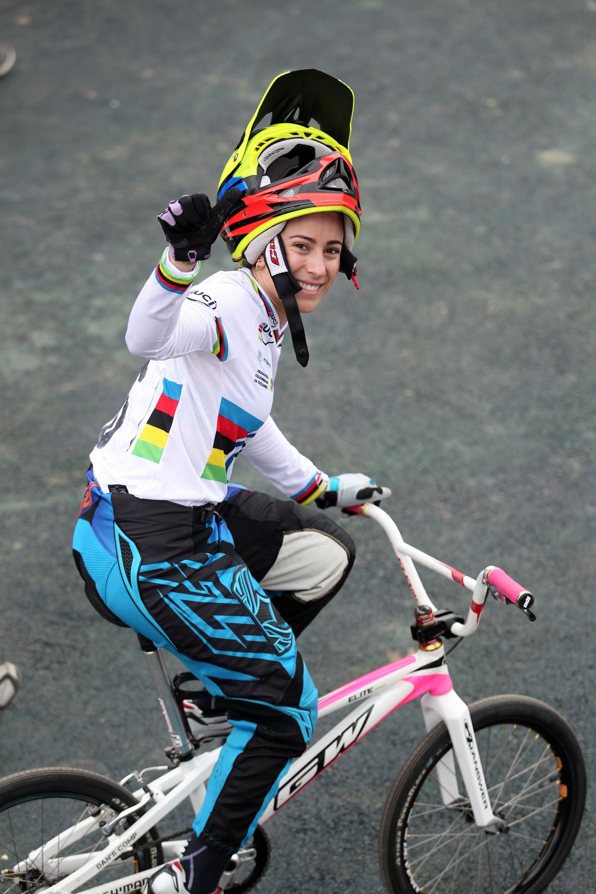 LIMA, PERÚ - NOVIEMBRE 24. Mariana Pajon de Colombia gana la medalla de oro en la disciplina de BMX en los XVII Juegos Deportivos Bolivarianos. Foto: ANDINA/Marco del Río