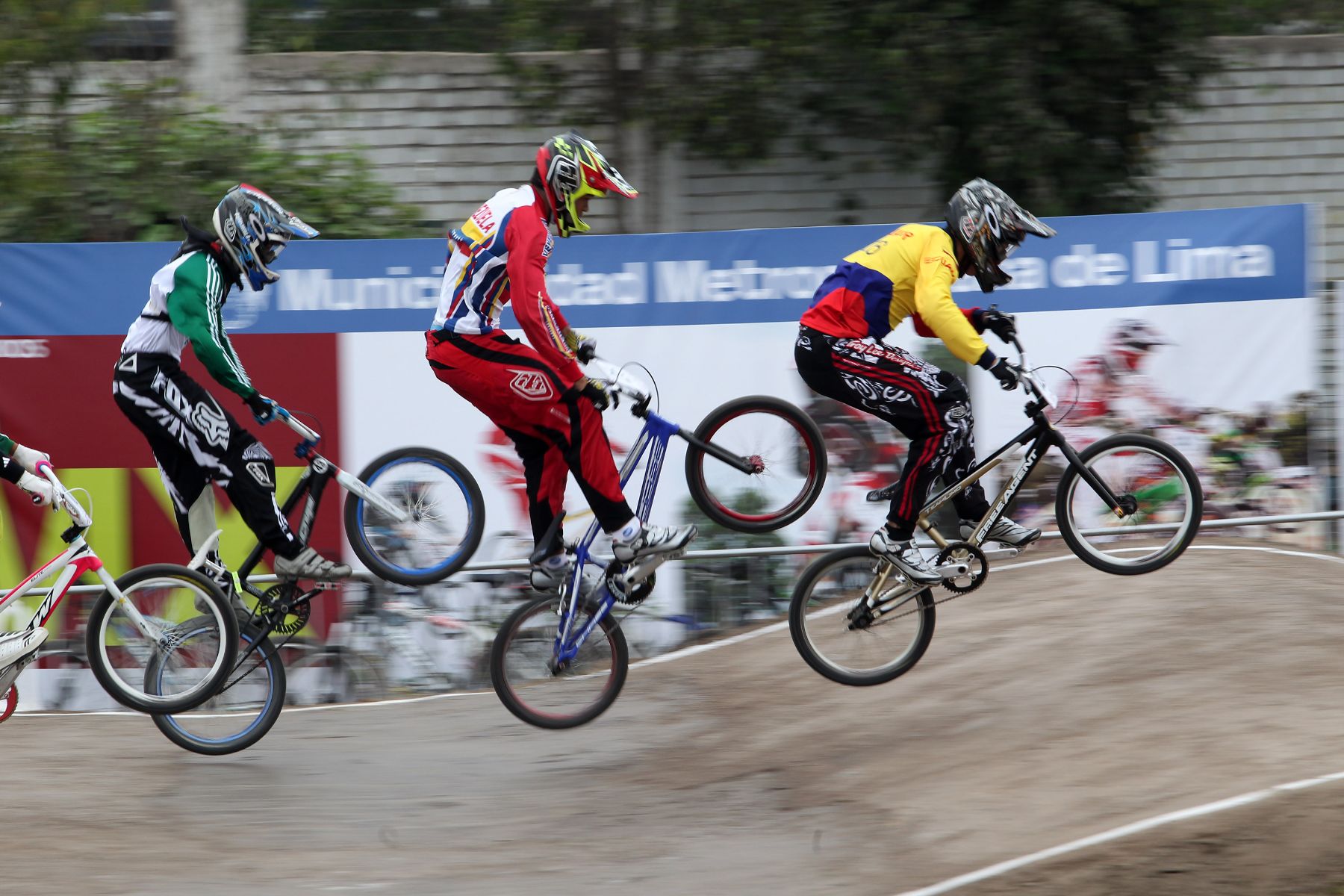 LIMA, PERÚ - NOVIEMBRE 24. Finales Hombres en la disciplina de BMX en los XVII Juegos Deportivos Bolivarianos. Foto: ANDINA/Marco del Río