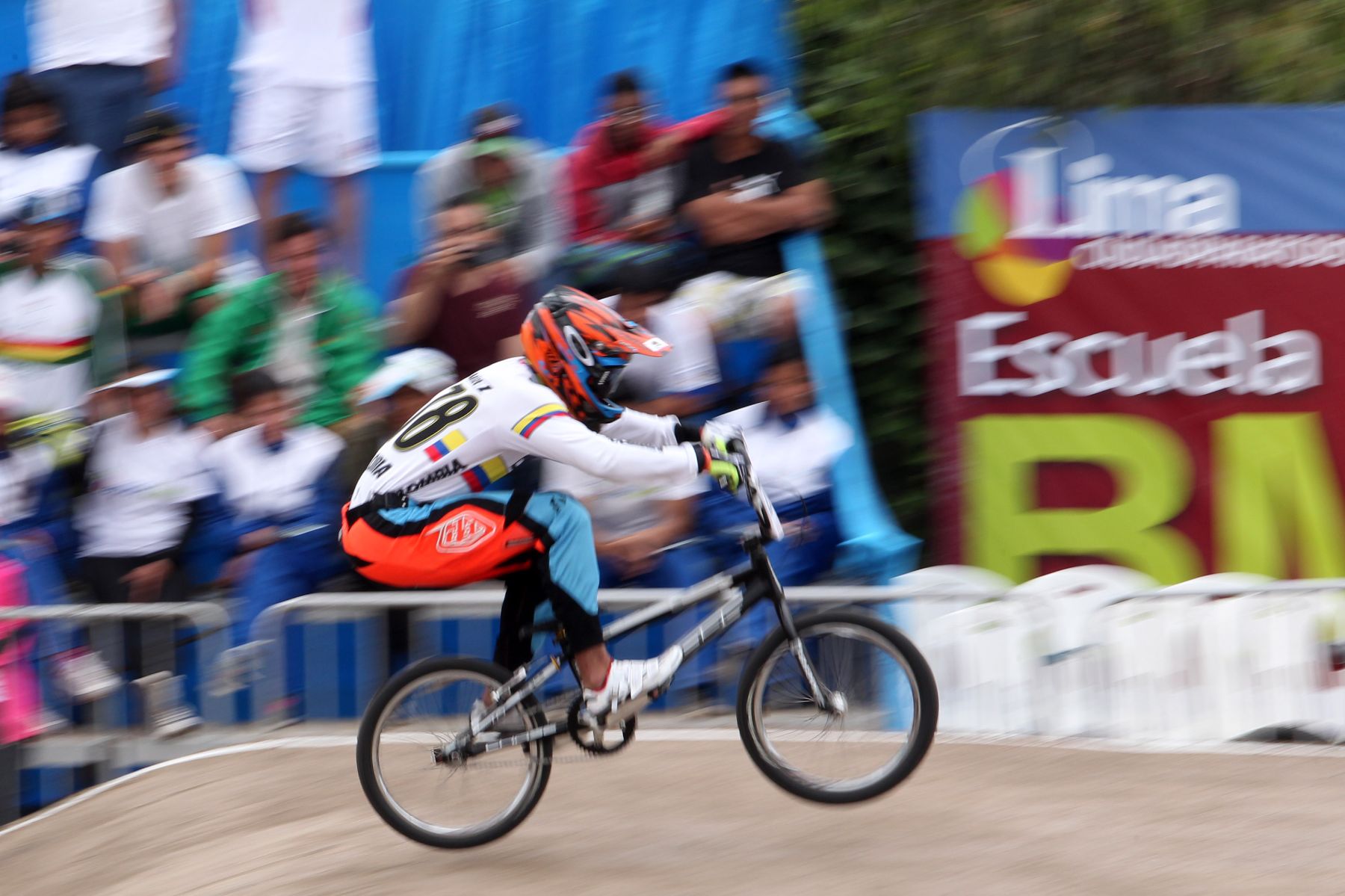 LIMA, PERÚ - NOVIEMBRE 24. Finales Hombres en la disciplina de BMX en los XVII Juegos Deportivos Bolivarianos. Foto: ANDINA/Marco del Río