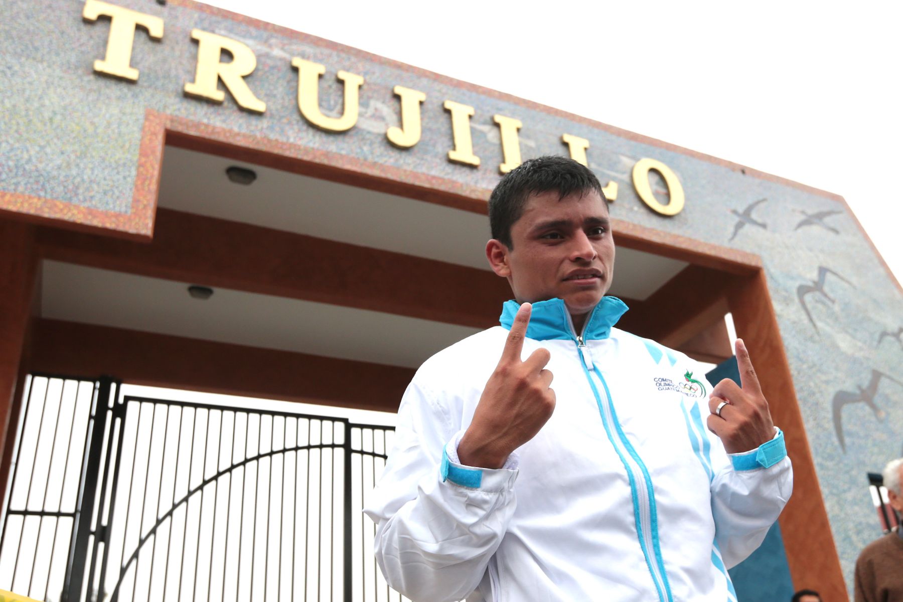 TRUJILLO, PERÚ - NOVIEMBRE 27. Atleta Guatemalteco,Erick Barrondo ganador de la medalla de oro de la competencia de marcha atlética por los XVII Juegos Deportivos Bolivarianos. Foto: ANDINA/Jack Ramón