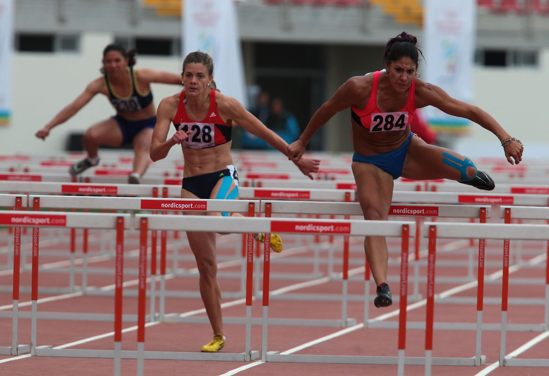 TRUJILLO,PERÚ-NOVIEMBRE 28.Atleta paraguaya ,Ana Pirelli ganadora en la disciplina Heptatlon 100m vallas  en los XVII Juegos Deportivos Bolivarianos. Foto: ANDINA/Jack Ramón