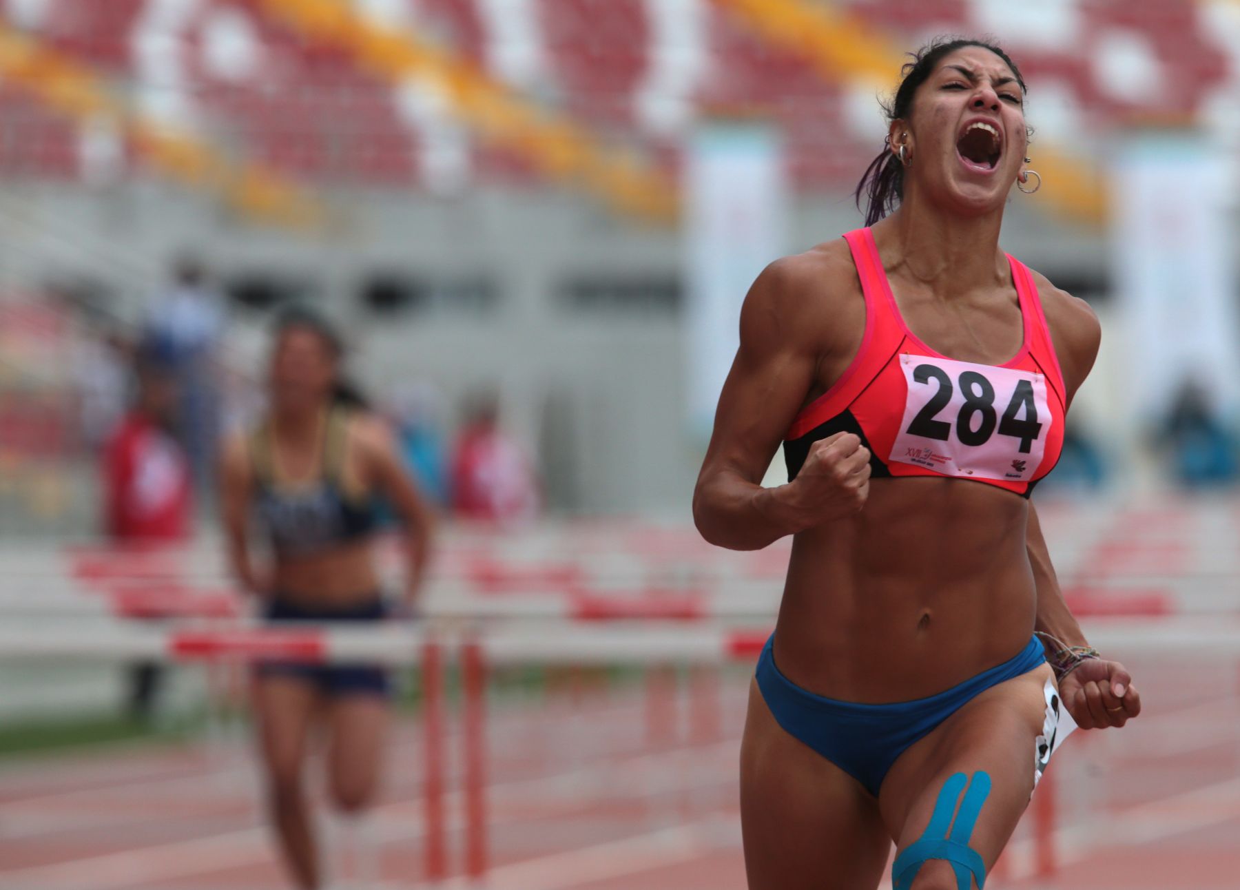 TRUJILLO,PERÚ-NOVIEMBRE 28.Atleta paraguaya ,Ana Pirelli ganadora en la disciplina Heptatlon 100m vallas  en los XVII Juegos Deportivos Bolivarianos. Foto: ANDINA/Jack Ramón