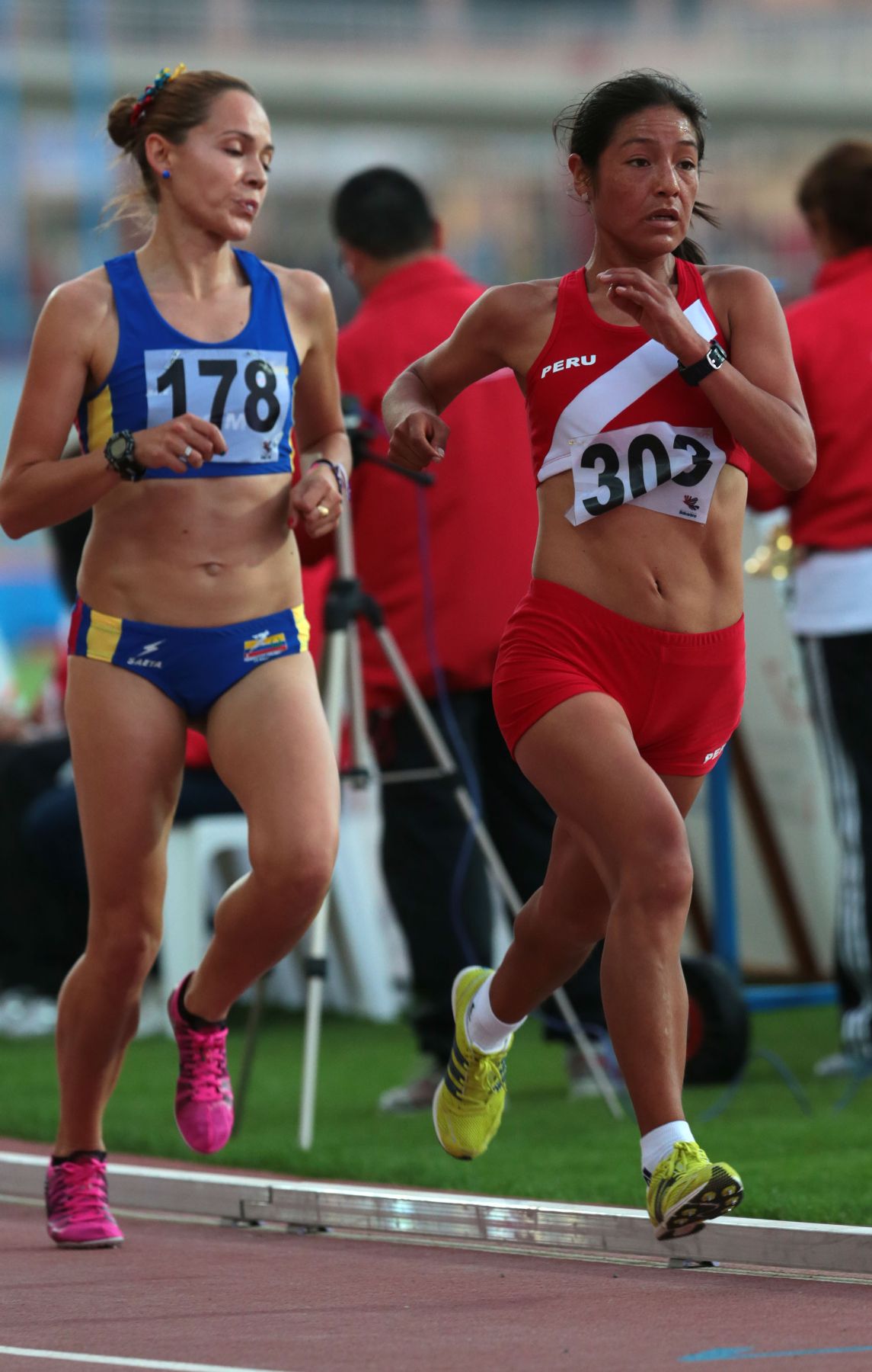 TRUJILLO,PERÚ-NOVIEMBRE 28.Atleta peruana Inés Melchor,gano la medalla de oro en los 5000 metros planos en los XVII Juegos Deportivos Bolivarianos. Foto: ANDINA/Jack Ramón