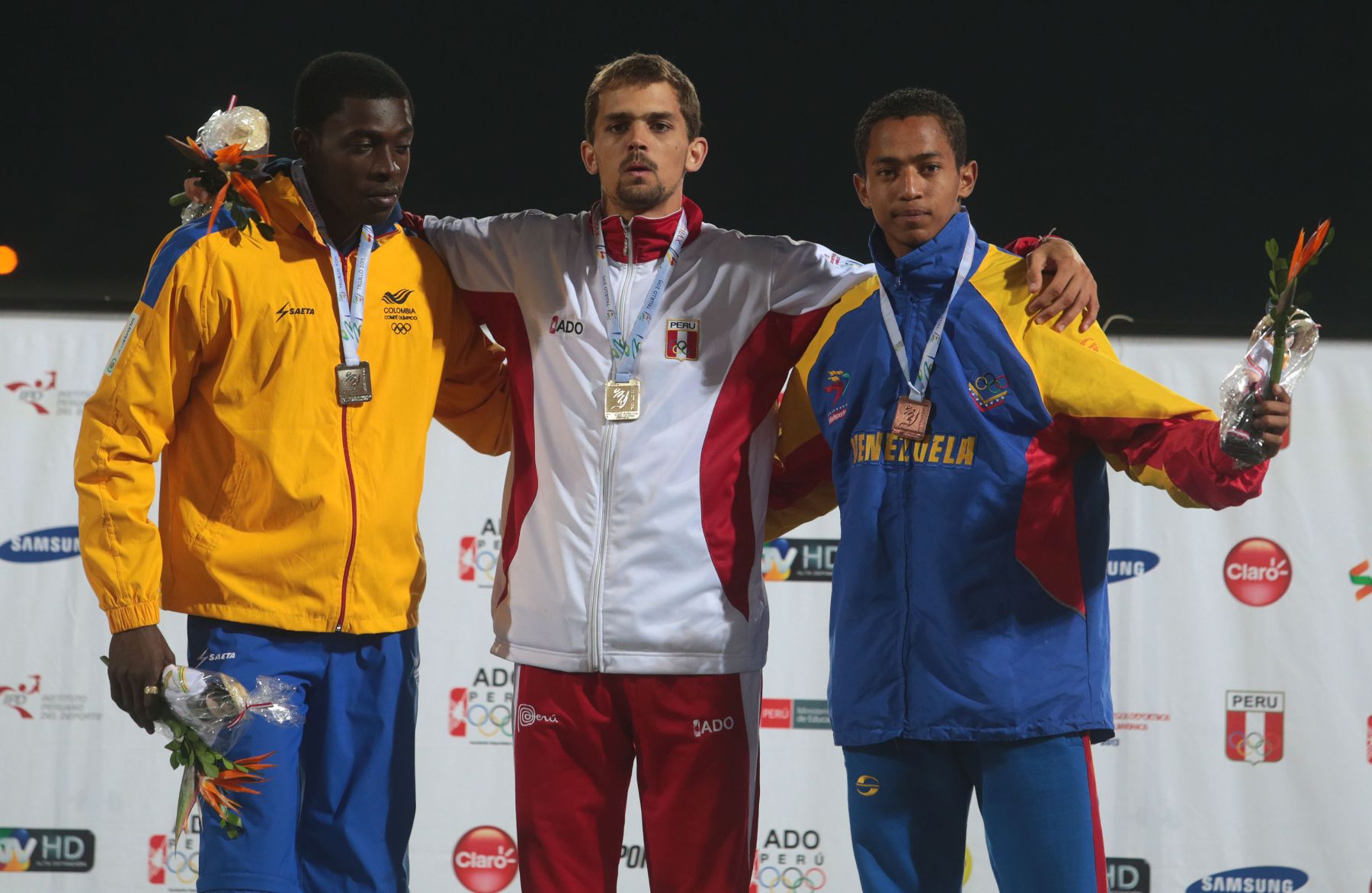 TRUJILLO,PERÚ-NOVIEMBRE 28.Atleta peruano Arturo Chavez ,gano la medalla de oro salto alto en los XVII Juegos Deportivos Bolivarianos. Foto: ANDINA/Jack Ramón