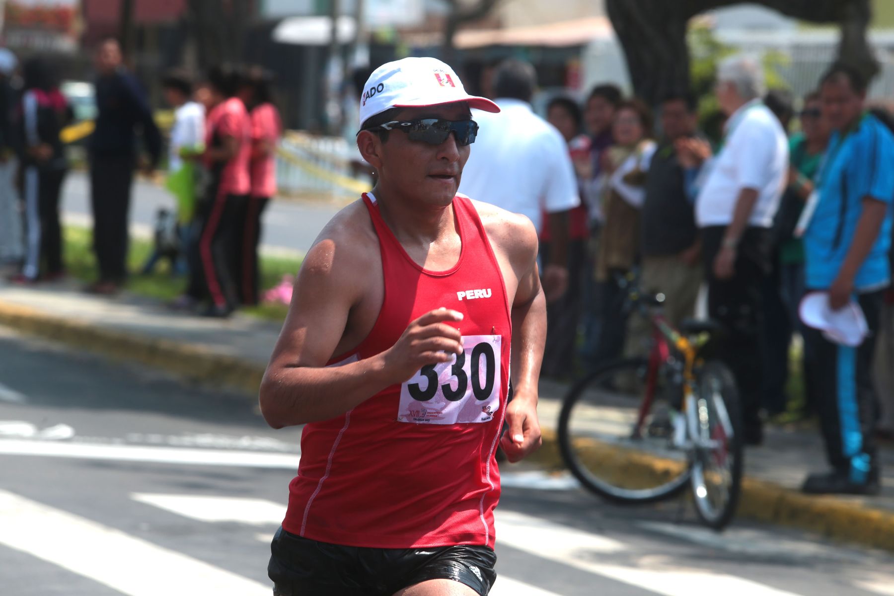 TRUJILLO,PERÚ-NOVIEMBRE 29.Marchista peruano,Pavel Chihuan Camayo,rompió récord nacional en la disciplina marcha atlética 50 kilometros en los XVII Juegos Deportivos Bolivarianos. Foto: ANDINA/Jack Ramón