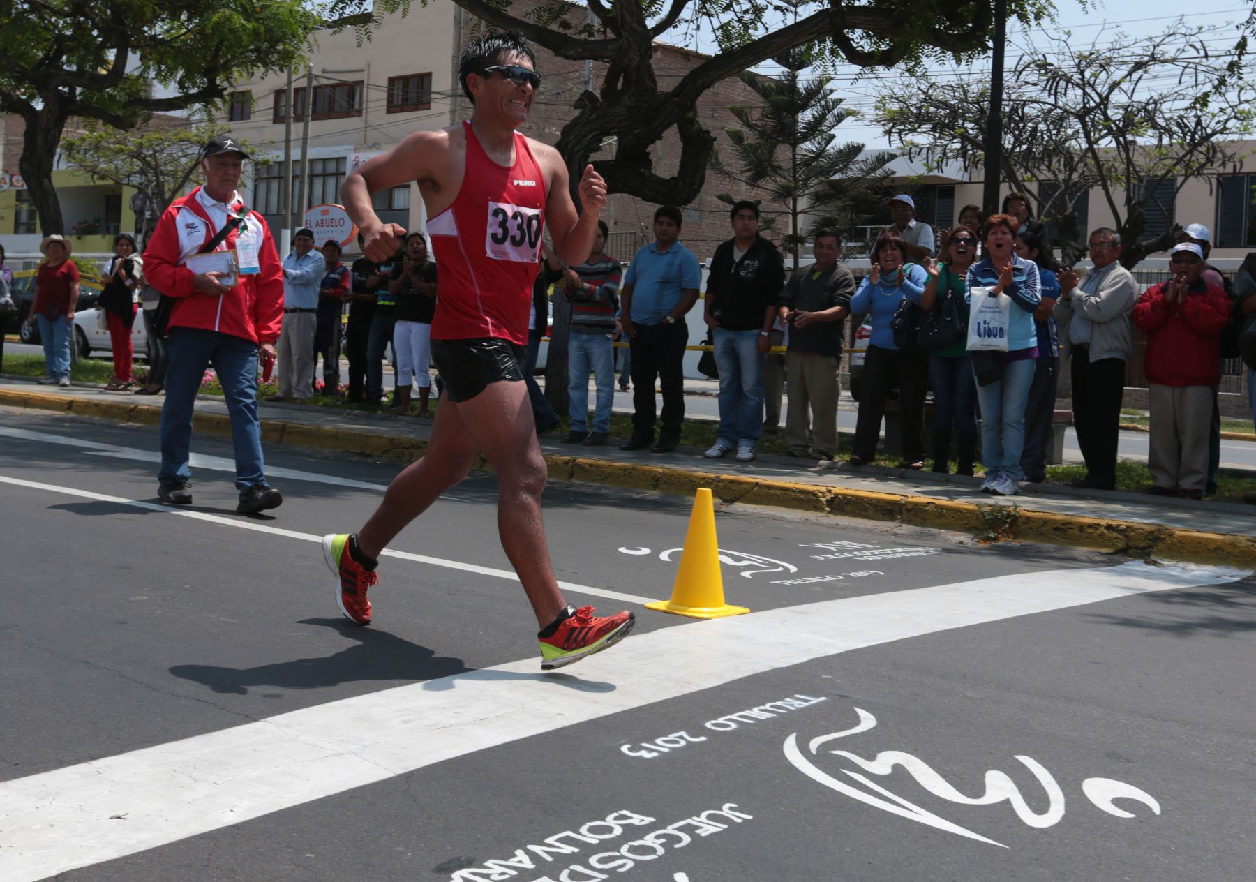 TRUJILLO,PERÚ-NOVIEMBRE 29.Marchista peruano,Pavel Chihuan Camayo,rompió récord nacional en la disciplina marcha atlética 50 kilómetros en los XVII Juegos Deportivos Bolivarianos. Foto: ANDINA/Jack Ramón