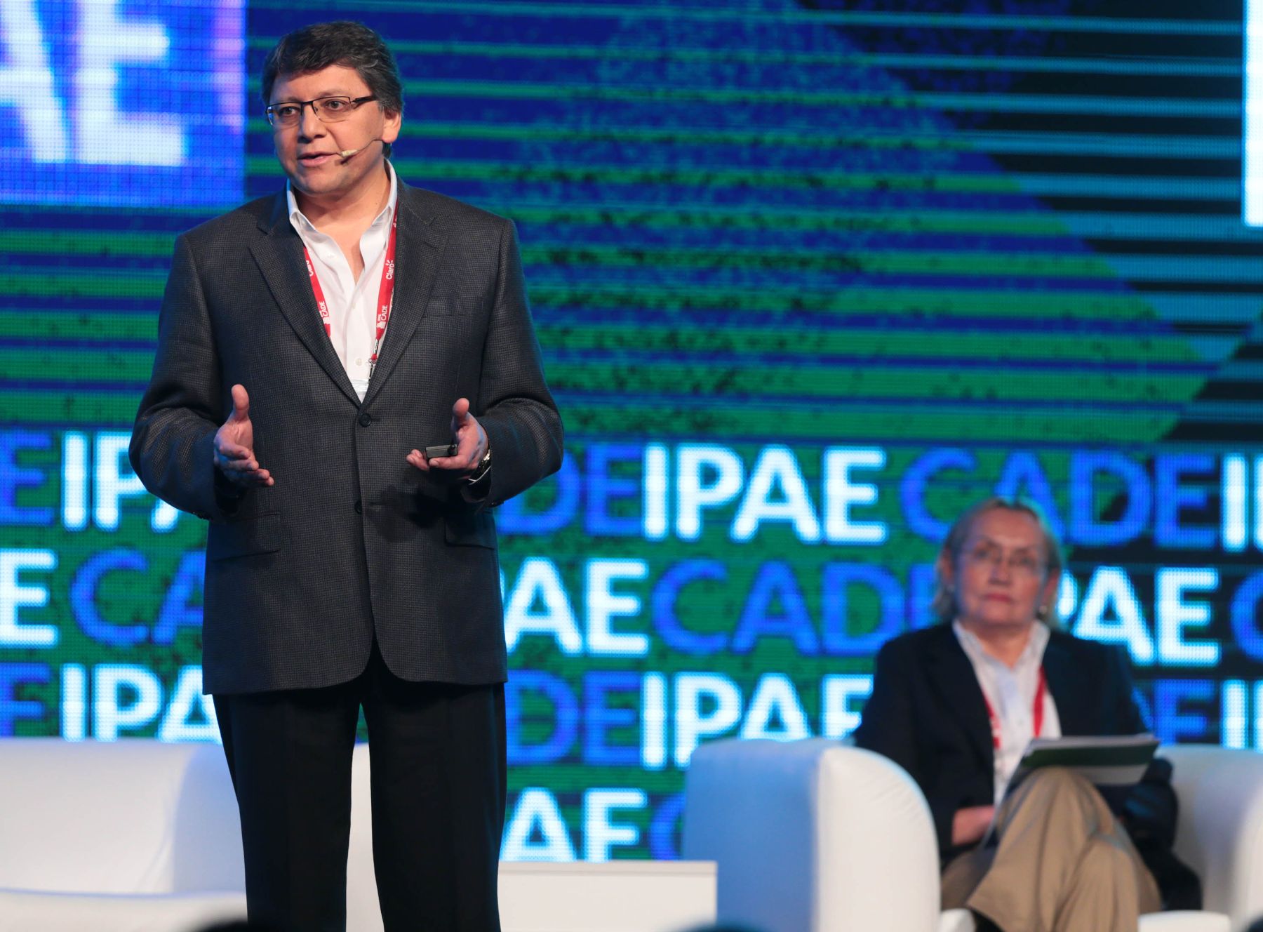 PARACAS,PERÚ,NOVIEMBRE 29.Sebastian Céspedes  Gerente de Ricardo Palma, expone en el CADE 2013.Foto: ANDINA/Carlos Lezama