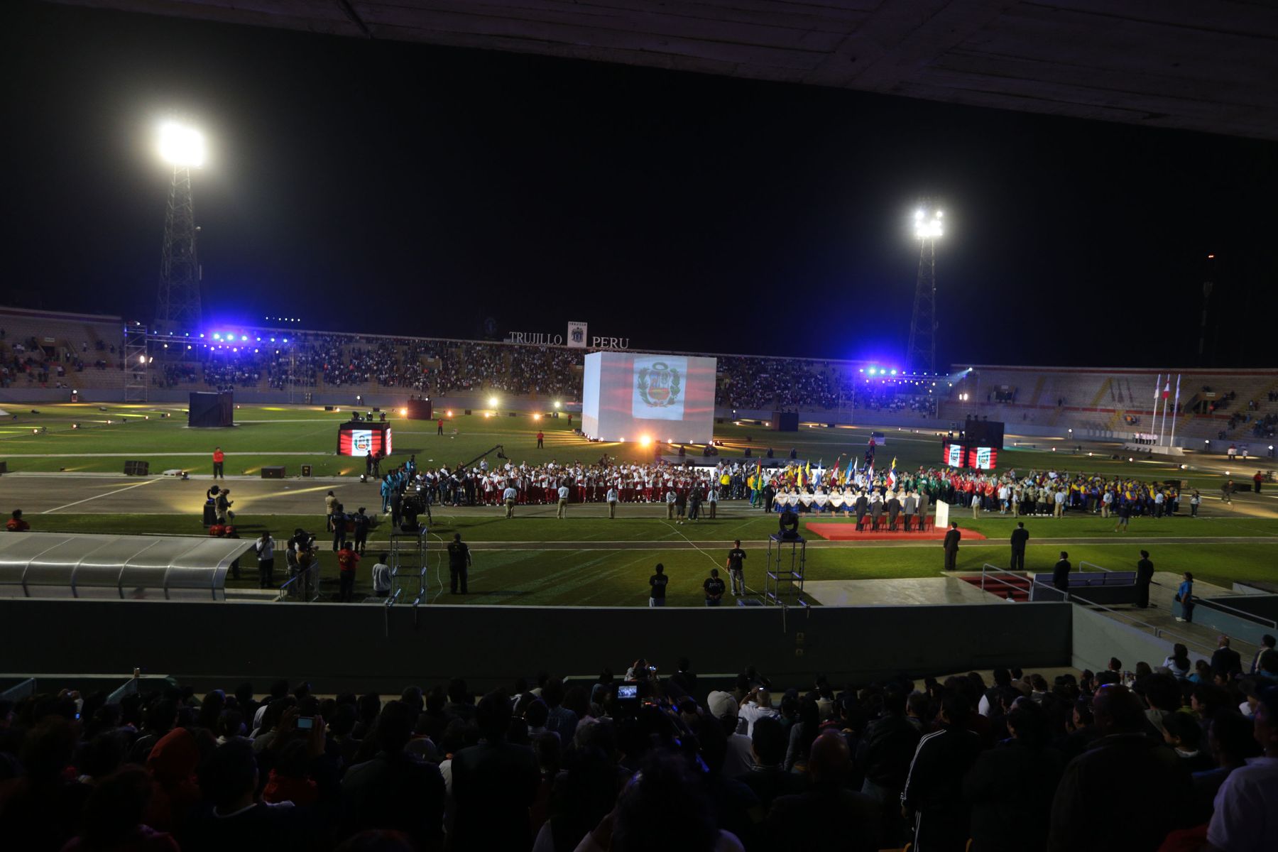 TRUJILLO,PERÚ-NOVIEMBRE 30.Clausura de los XVII Juegos Bolivarianos.Foto: ANDINA/Jack Ramón